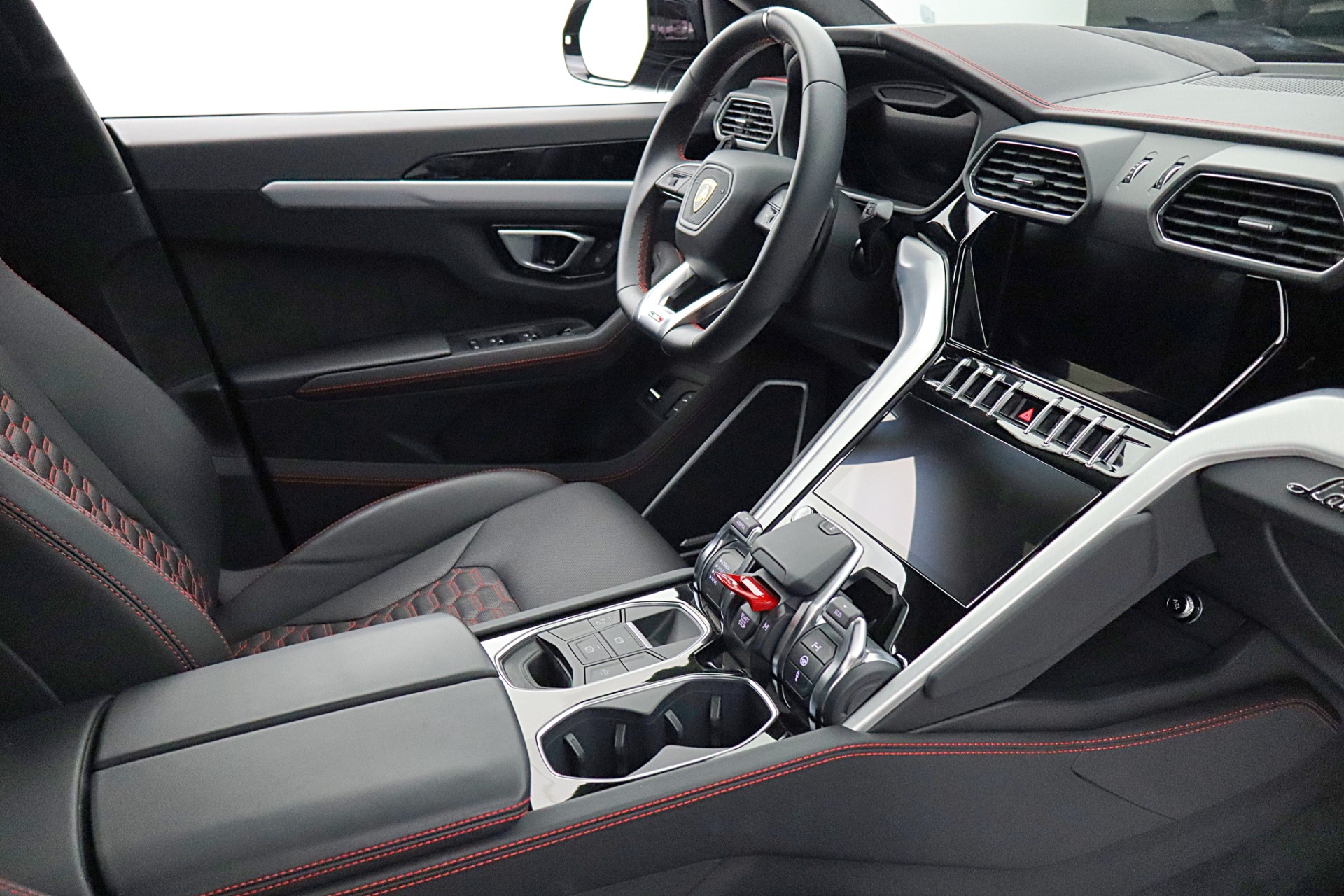 2024 Lamborghini Urus S - Photo 41
