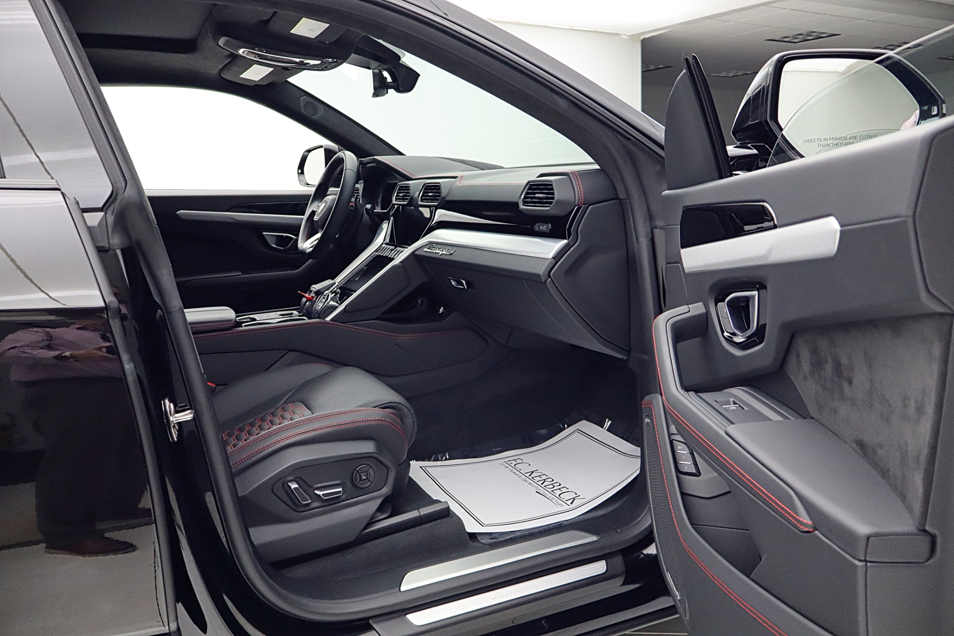 2024 Lamborghini Urus S - Photo 42
