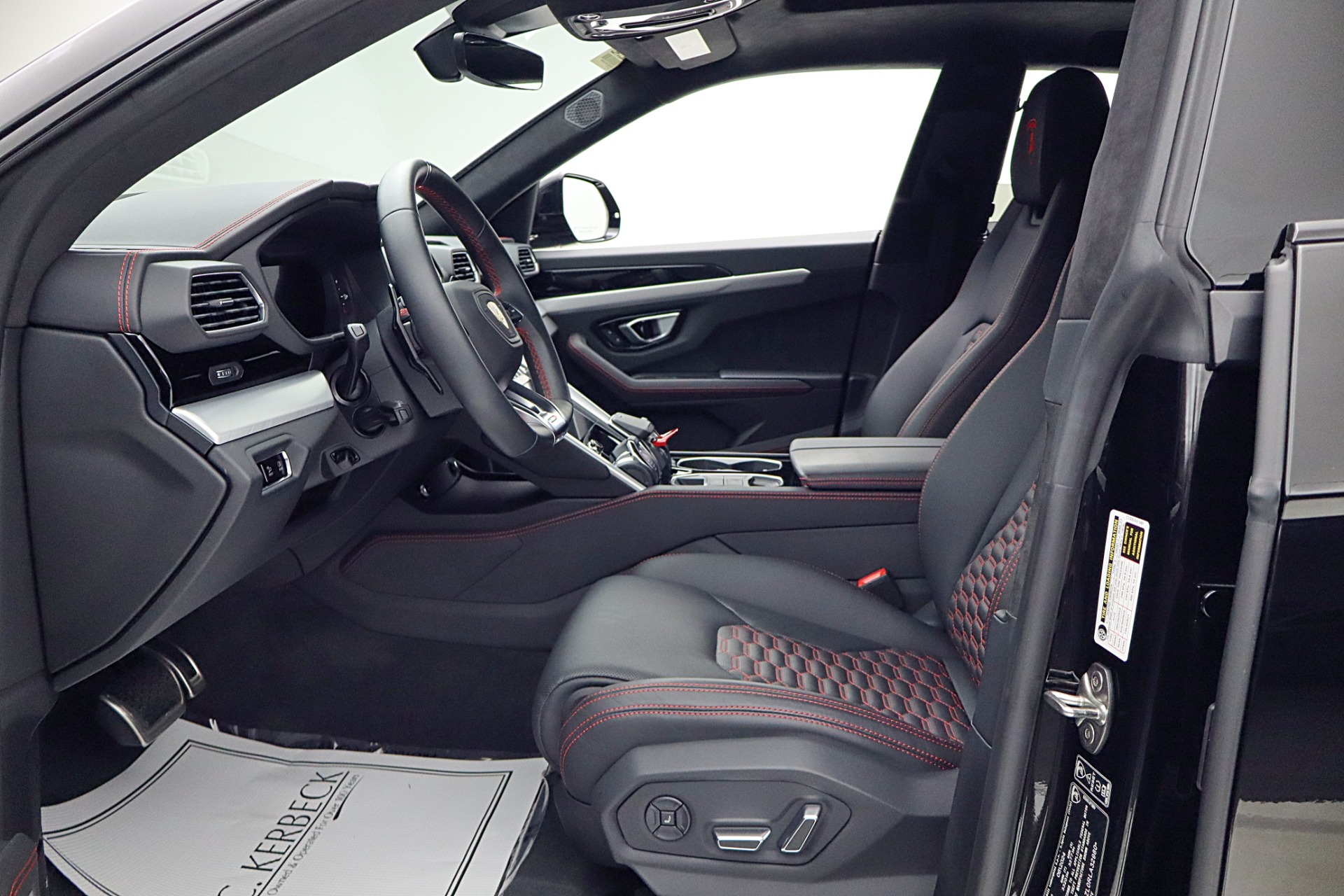 2024 Lamborghini Urus S - Photo 47