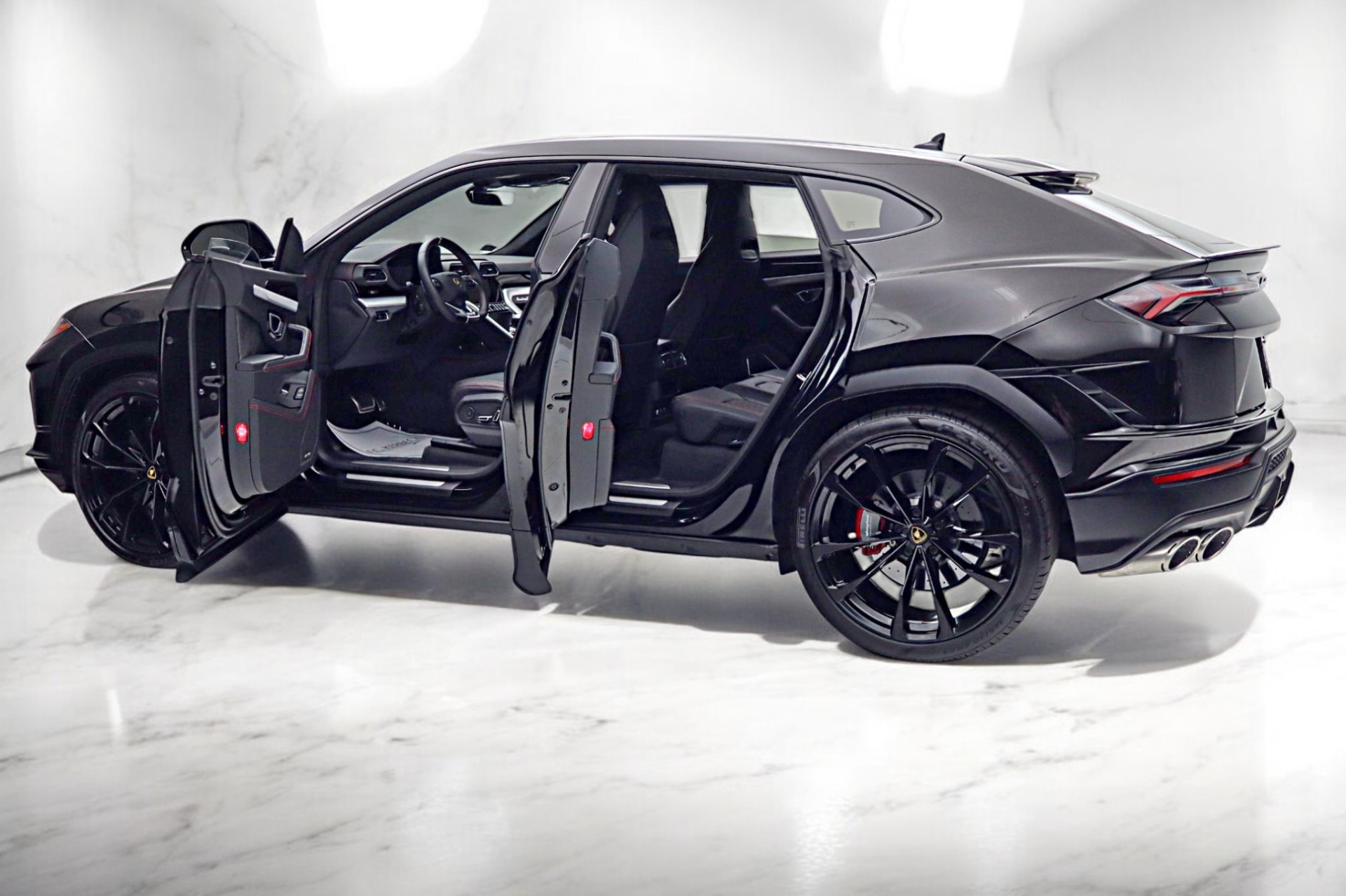 2024 Lamborghini Urus S - Photo 4