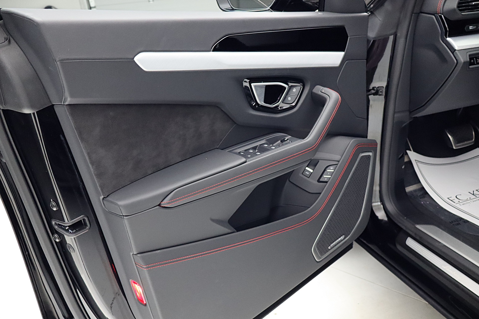 2024 Lamborghini Urus S - Photo 53