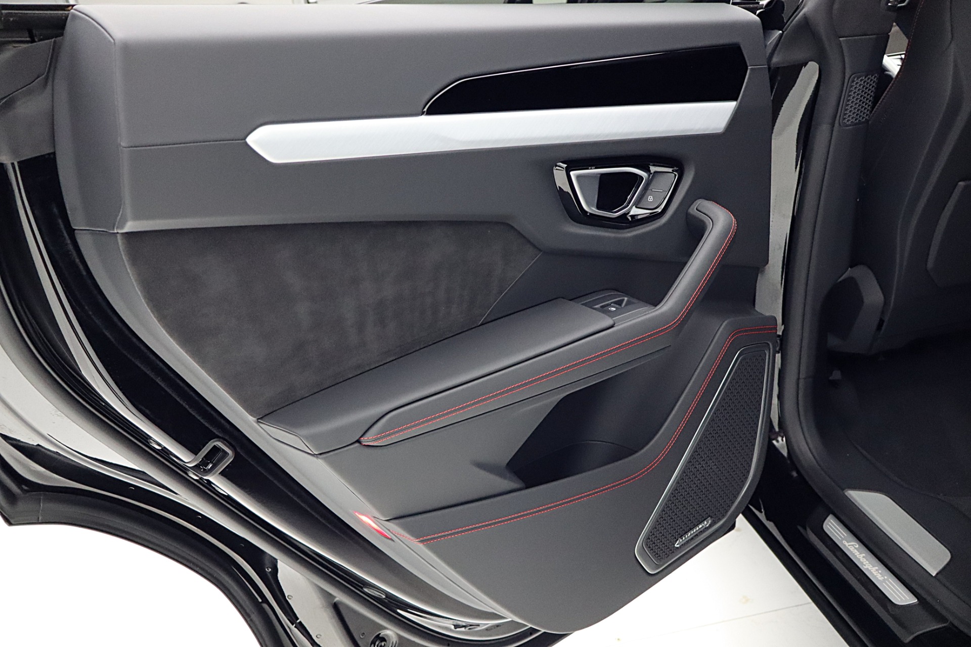 2024 Lamborghini Urus S - Photo 54