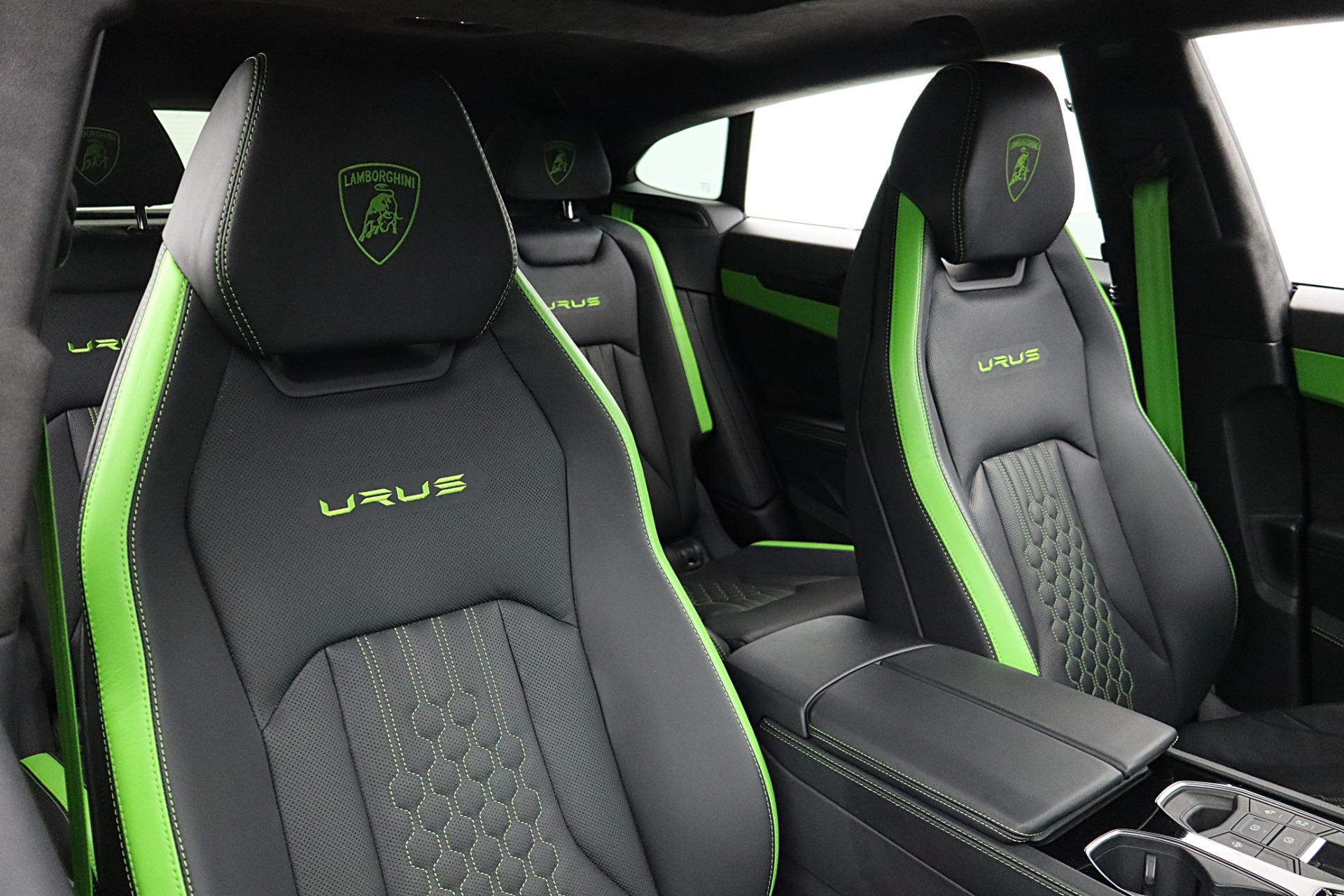 2024 Lamborghini Urus S - Photo 40