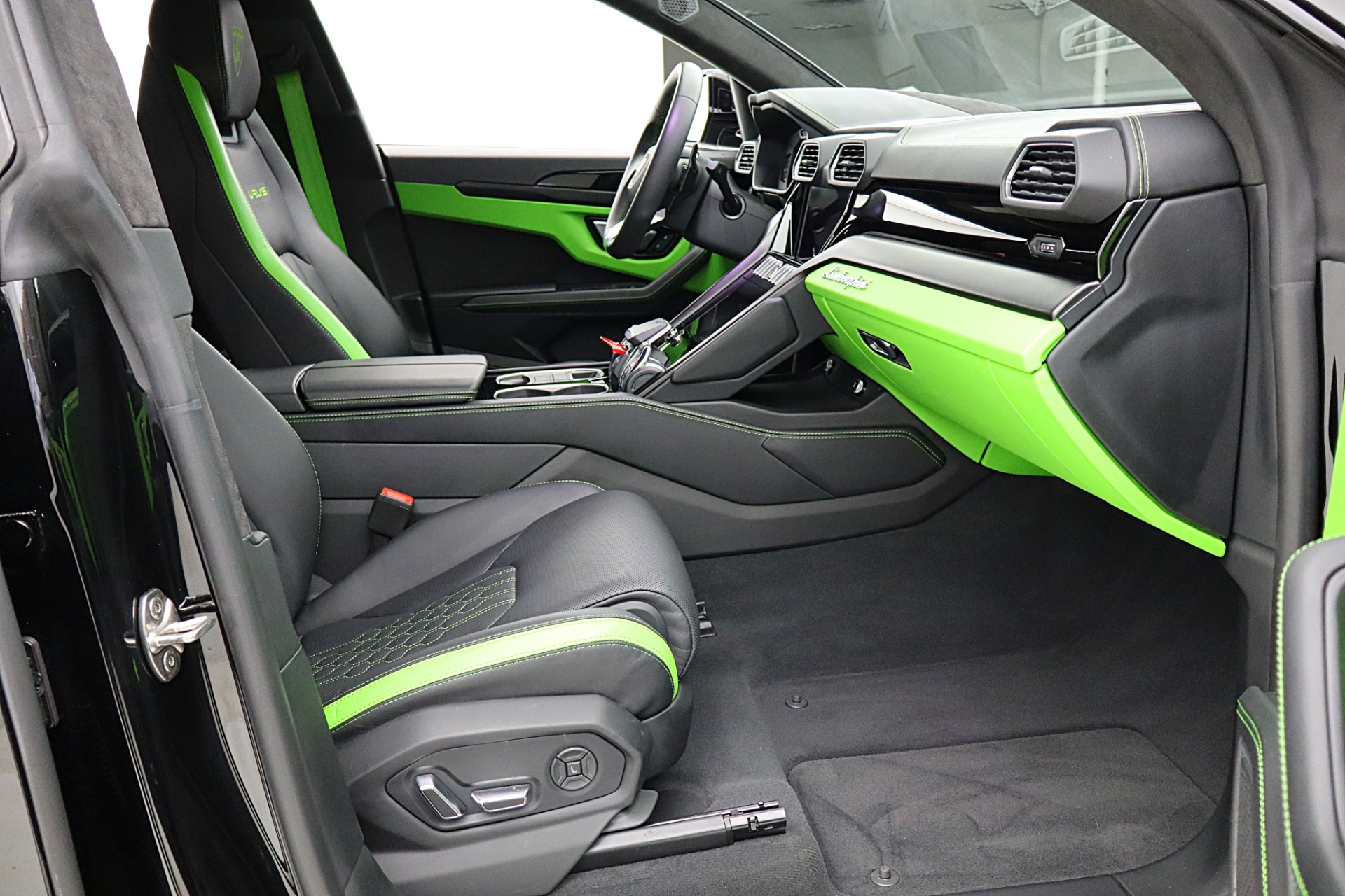 2024 Lamborghini Urus S - Photo 41