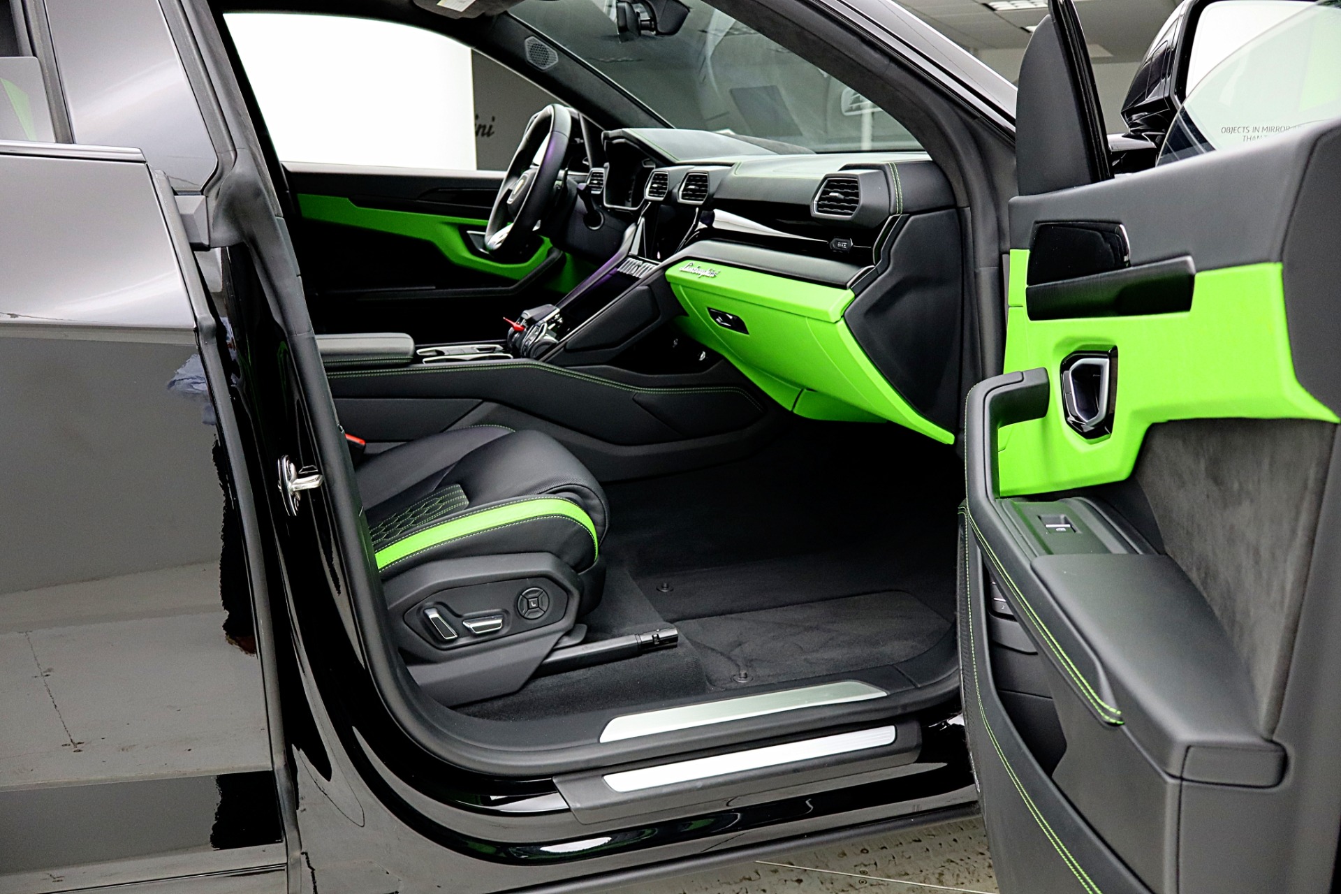 2024 Lamborghini Urus S - Photo 45