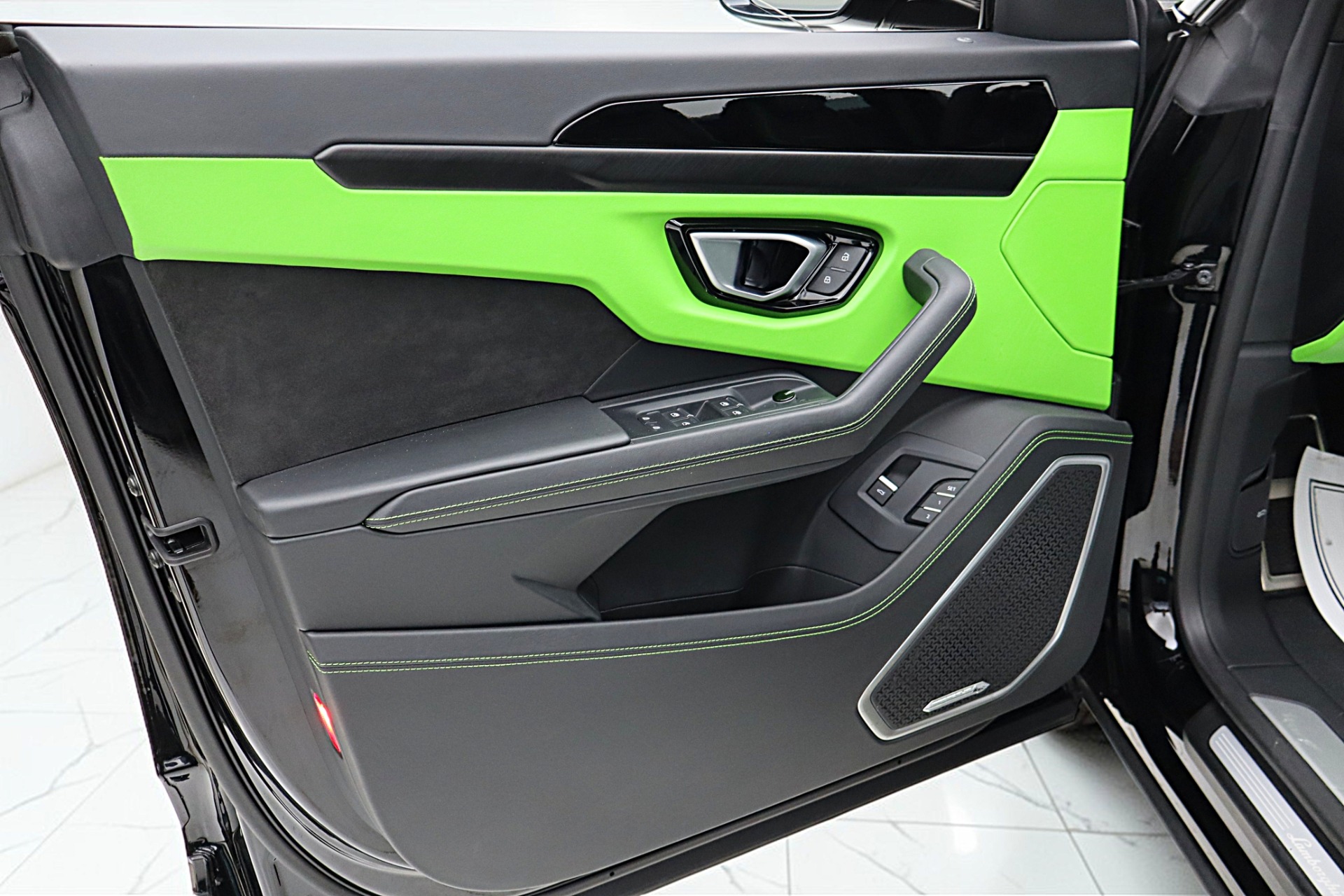 2024 Lamborghini Urus S - Photo 57