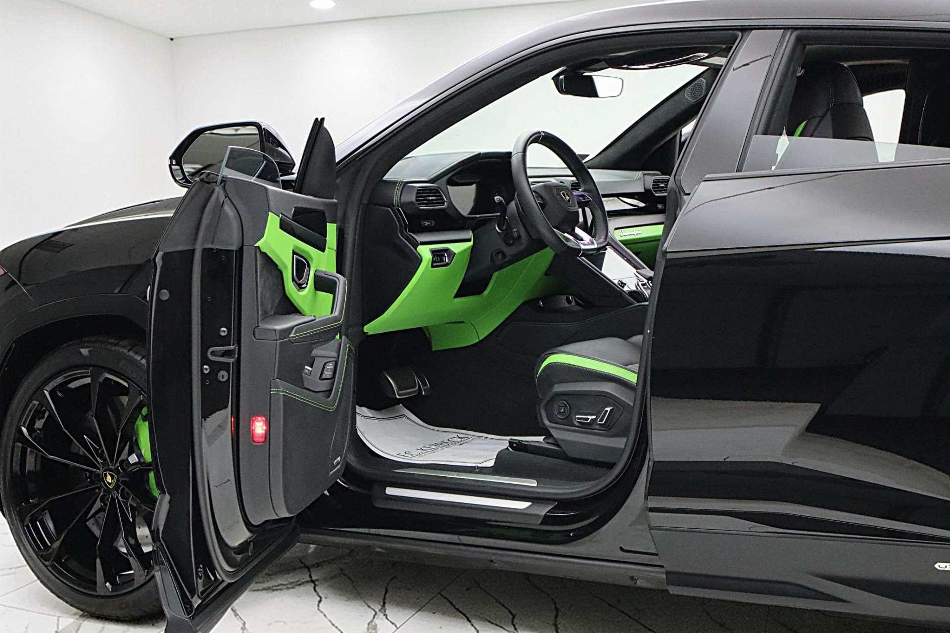 2024 Lamborghini Urus S - Photo 7