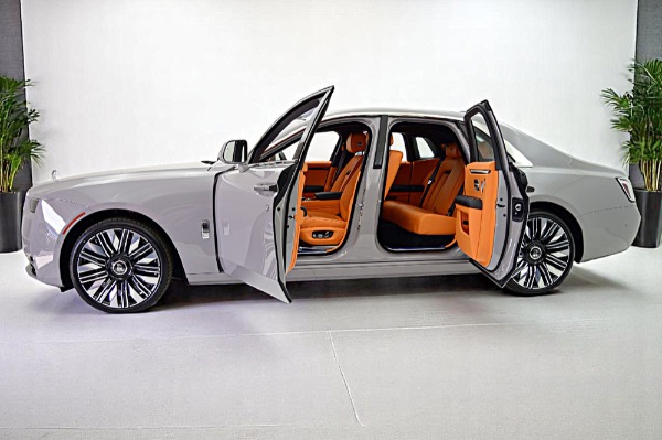 New 2025 Rolls-Royce Ghost for sale $402,425 at F.C. Kerbeck Lamborghini Palmyra N.J. in Palmyra NJ 08065 4