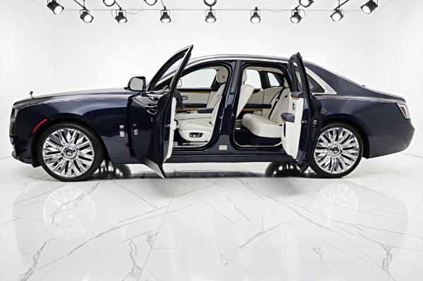 Used 2025 Rolls-Royce Ghost /LEASE OPTIONS AVAILABLE for sale $349,000 at F.C. Kerbeck Lamborghini Palmyra N.J. in Palmyra NJ 08065 4