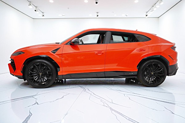 Used 2025 Lamborghini Urus SE/LEASE OPTIONS AVAILABLE for sale $305,000 at F.C. Kerbeck Lamborghini Palmyra N.J. in Palmyra NJ 08065 3