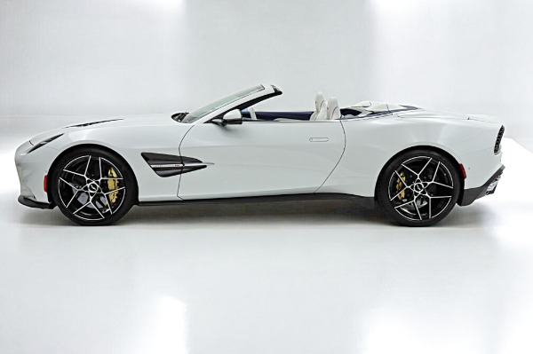 New 2026 Aston Martin Vanquish Volante for sale Sold at F.C. Kerbeck Lamborghini Palmyra N.J. in Palmyra NJ 08065 3