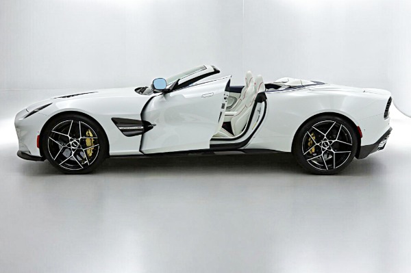 New 2026 Aston Martin Vanquish Volante for sale Sold at F.C. Kerbeck Lamborghini Palmyra N.J. in Palmyra NJ 08065 4