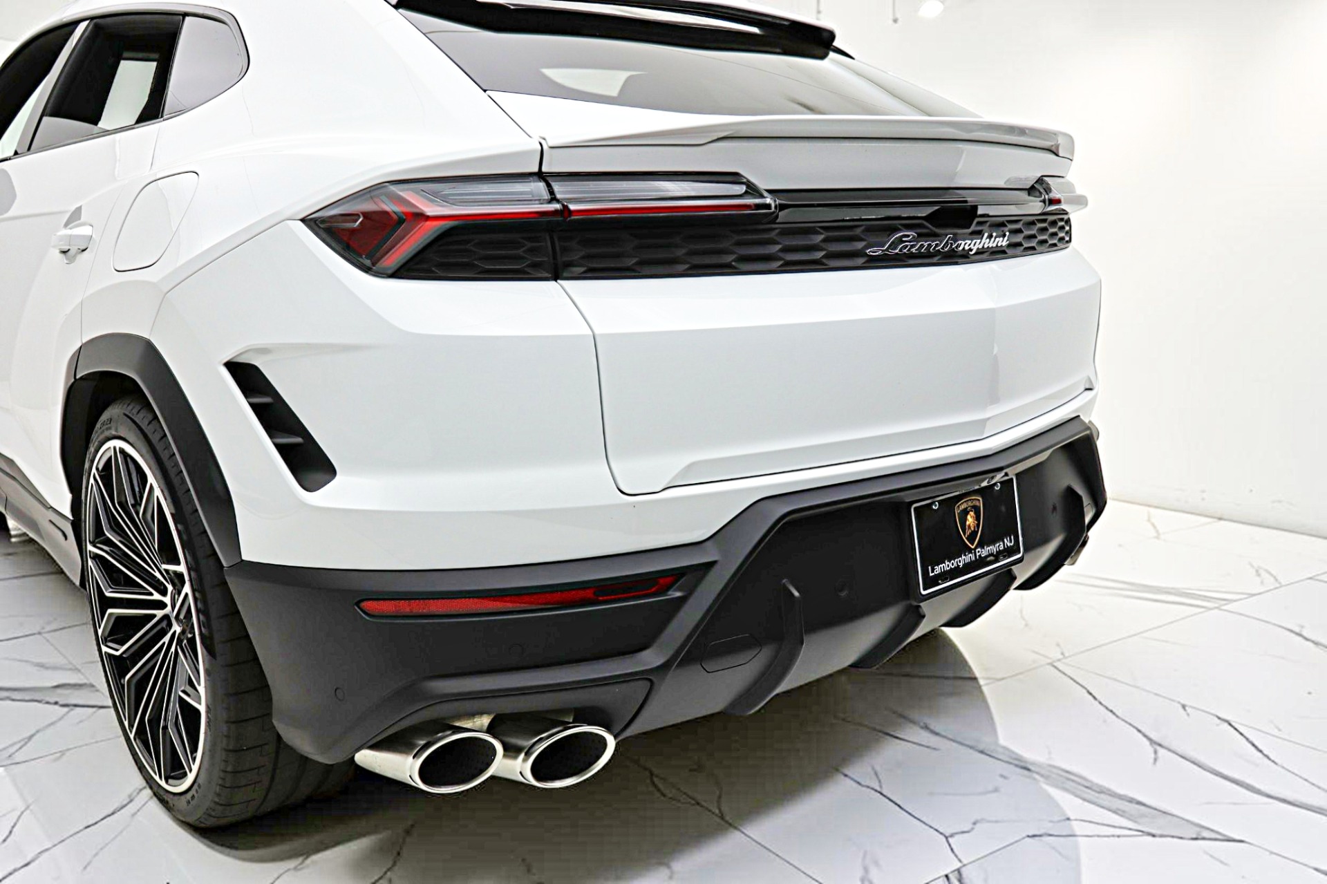 2026 Lamborghini Urus SE - Photo 11