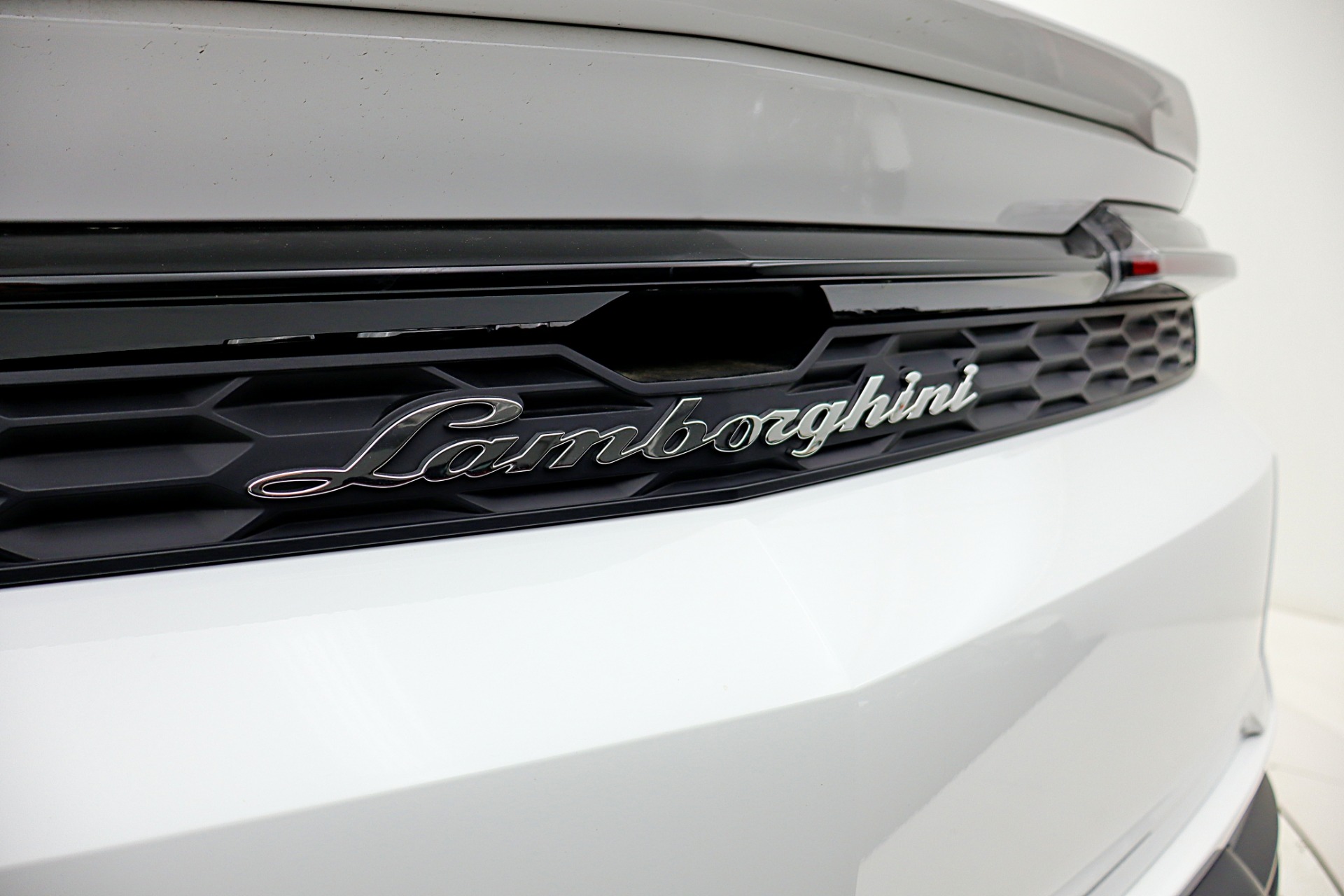 2026 Lamborghini Urus SE - Photo 14