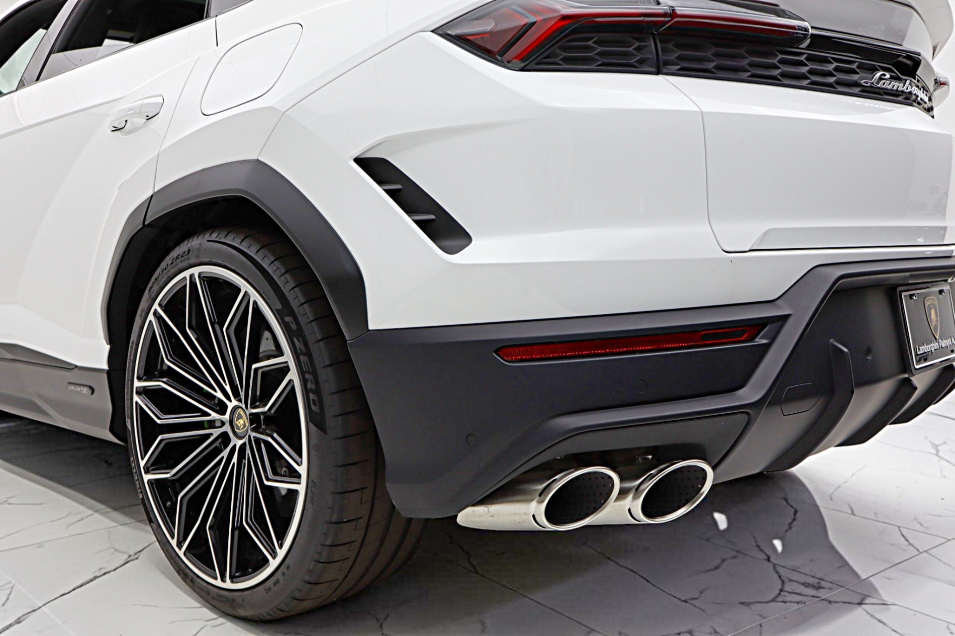 2026 Lamborghini Urus SE - Photo 18