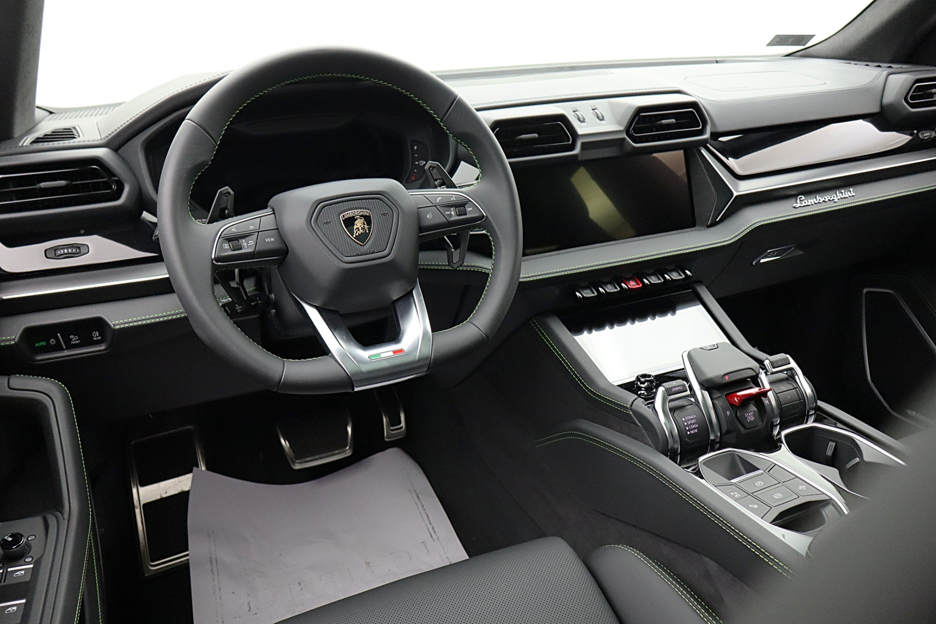 2026 Lamborghini Urus SE - Photo 25