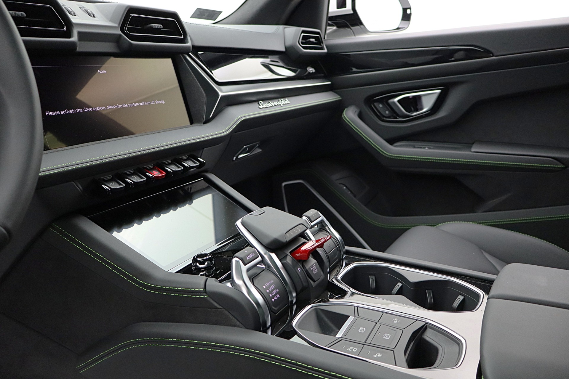 2026 Lamborghini Urus SE - Photo 28