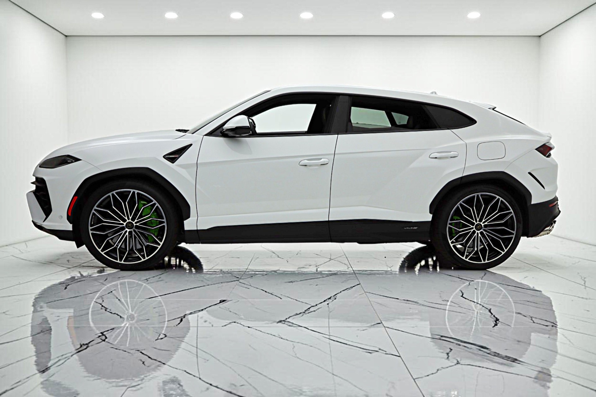 2026 Lamborghini Urus SE - Photo 2