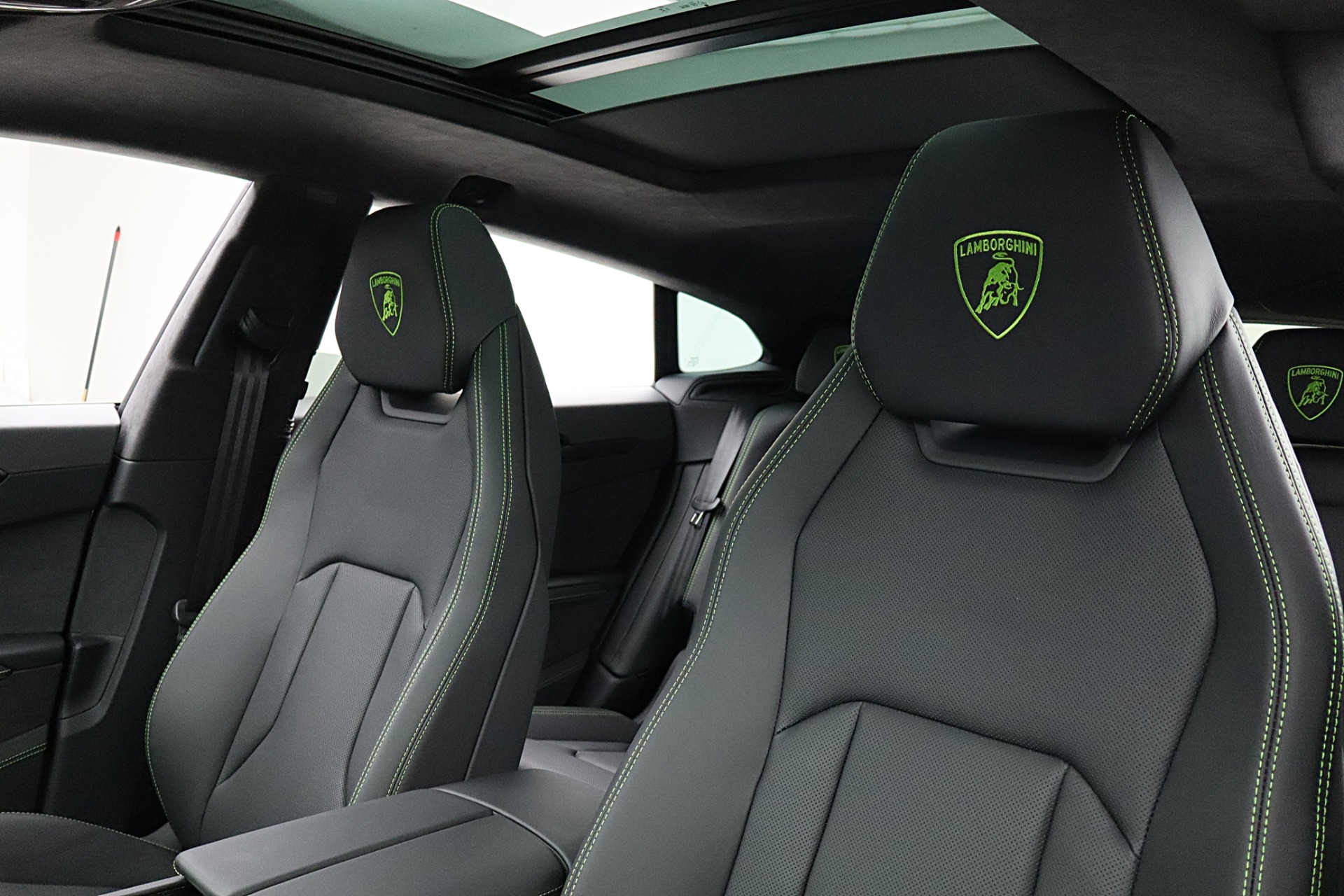 2026 Lamborghini Urus SE - Photo 29