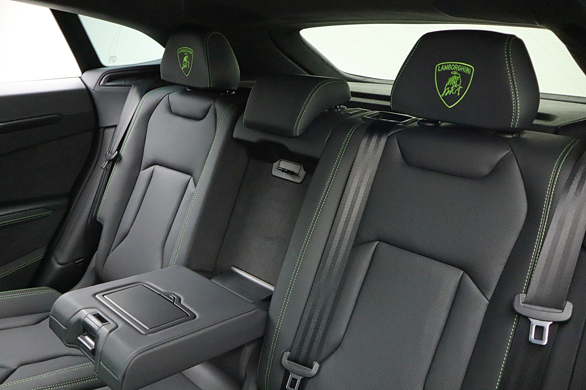 2026 Lamborghini Urus SE - Photo 31