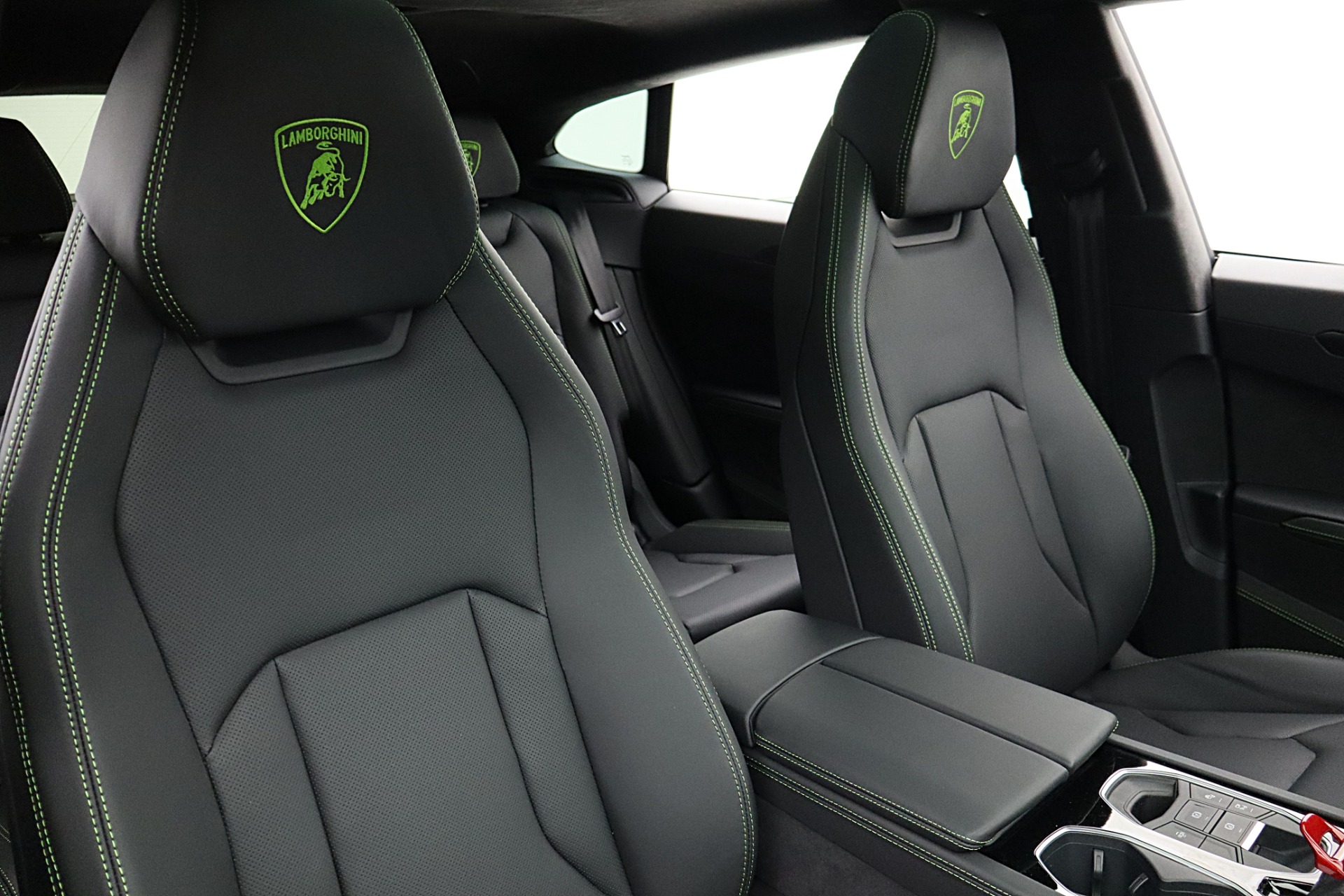 2026 Lamborghini Urus SE - Photo 32