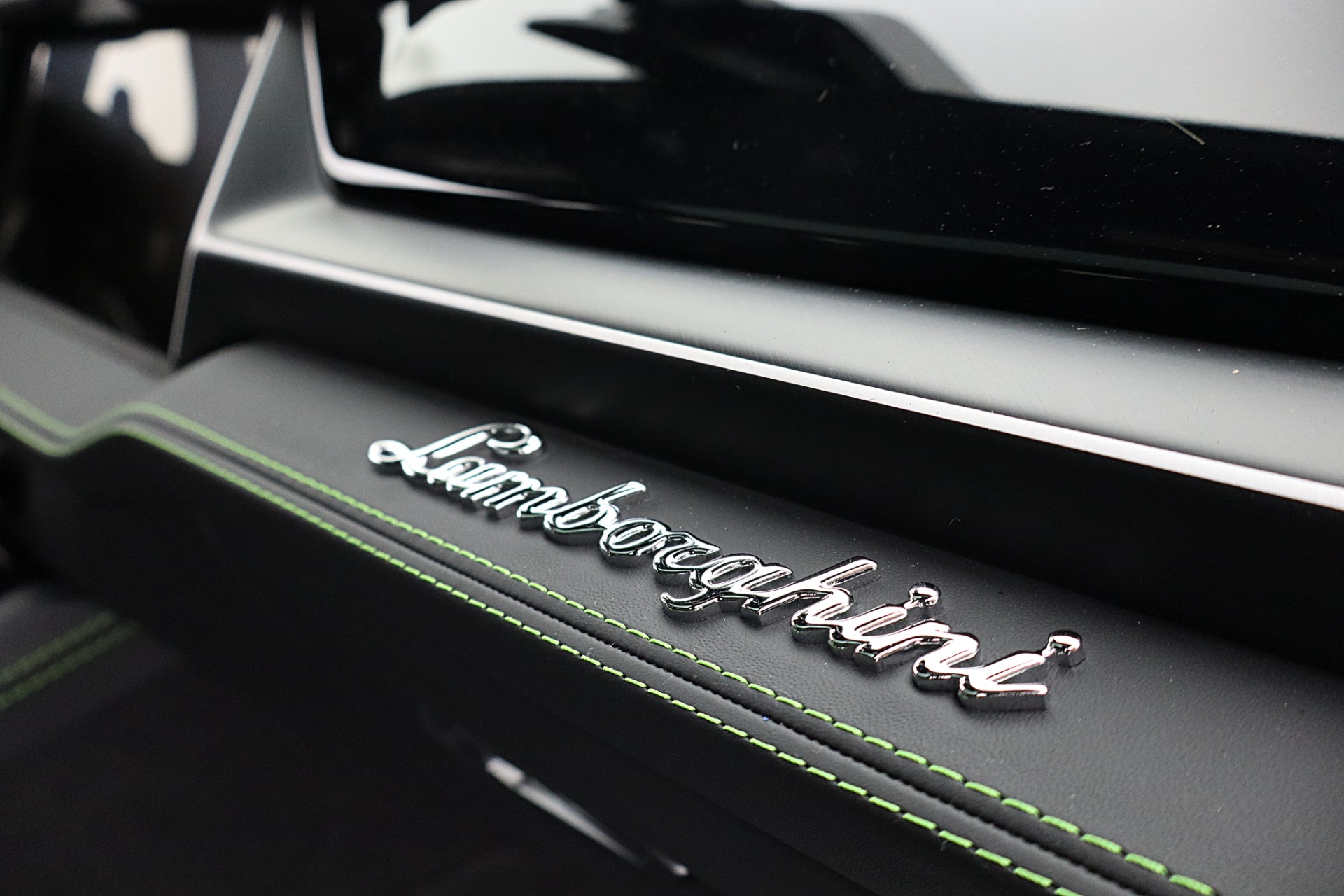 2026 Lamborghini Urus SE - Photo 37
