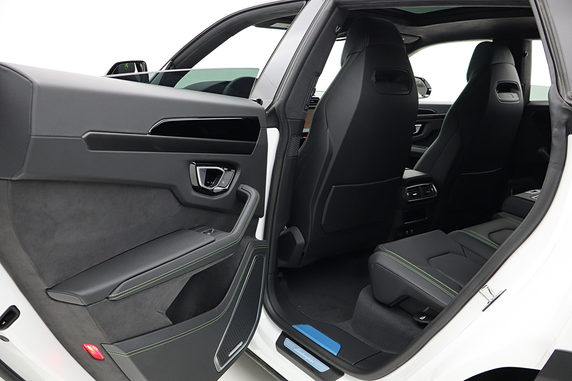 2026 Lamborghini Urus SE - Photo 43