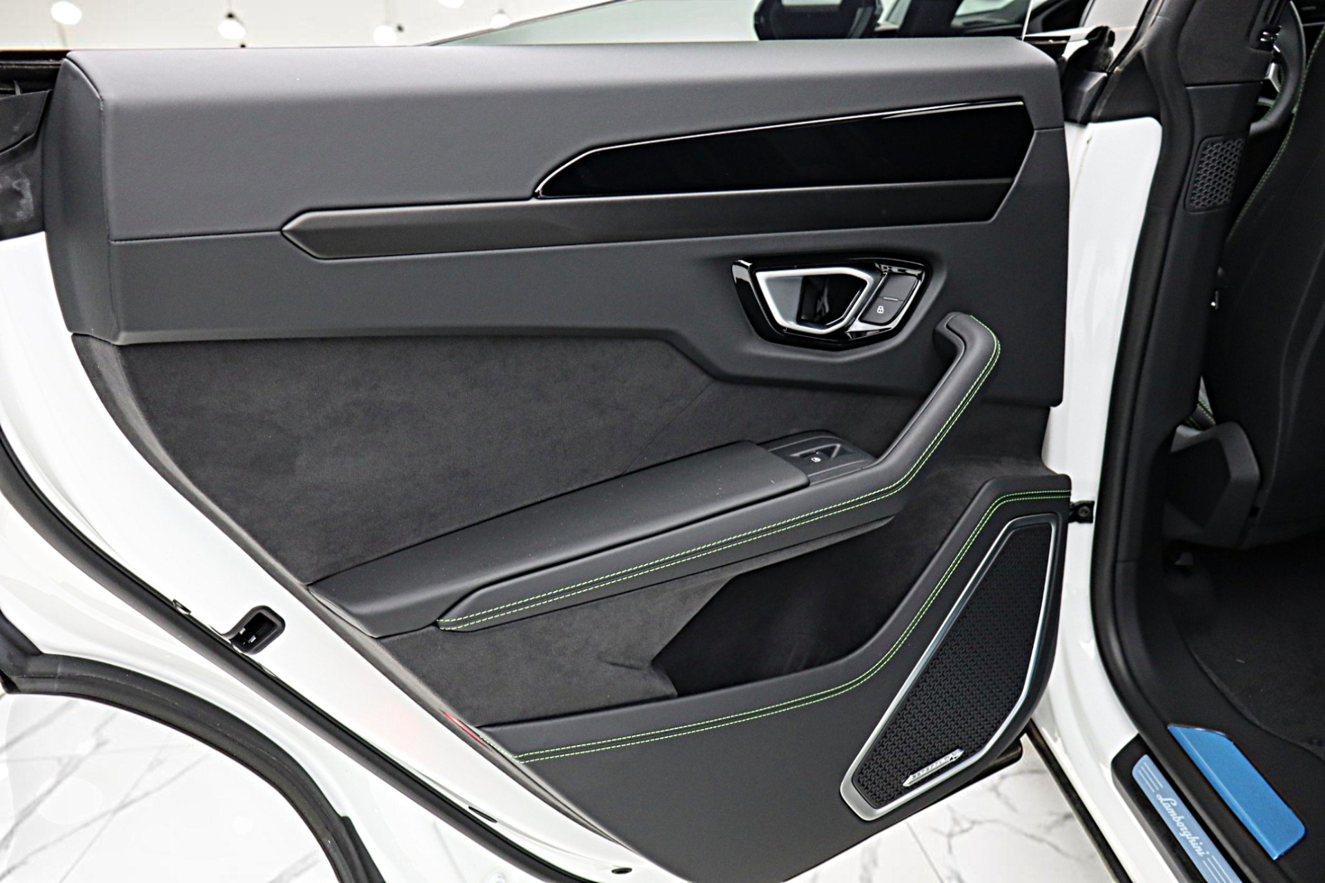 2026 Lamborghini Urus SE - Photo 45