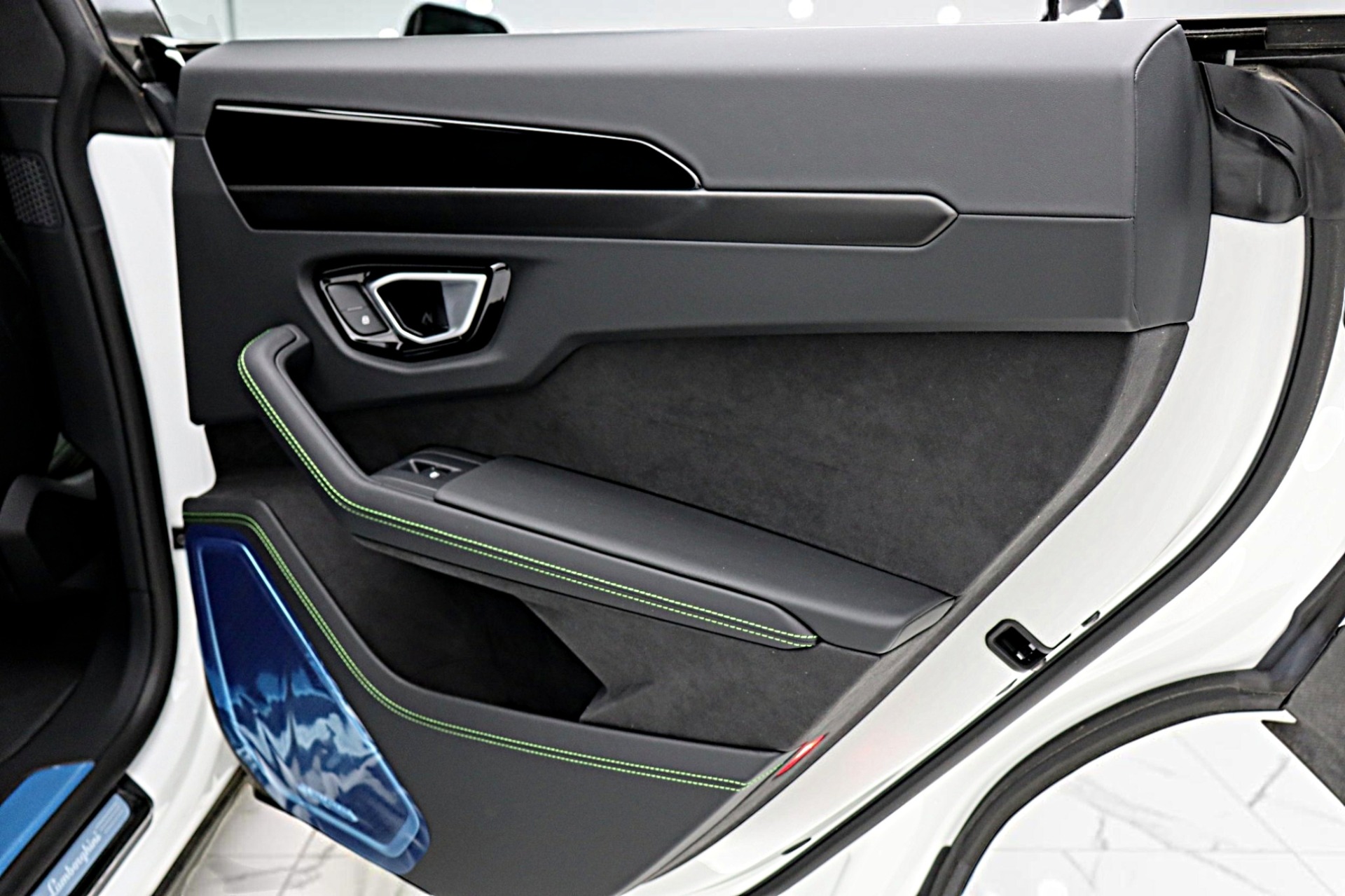2026 Lamborghini Urus SE - Photo 47