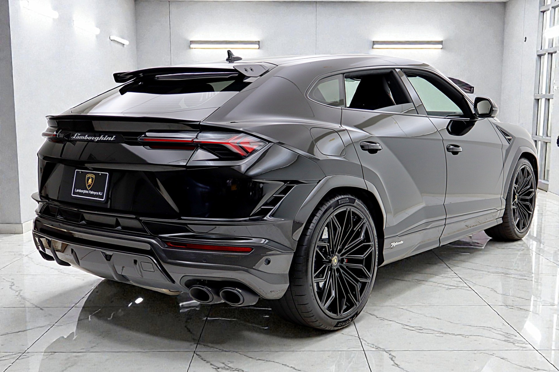 2024 Lamborghini Urus Performante - Photo 9
