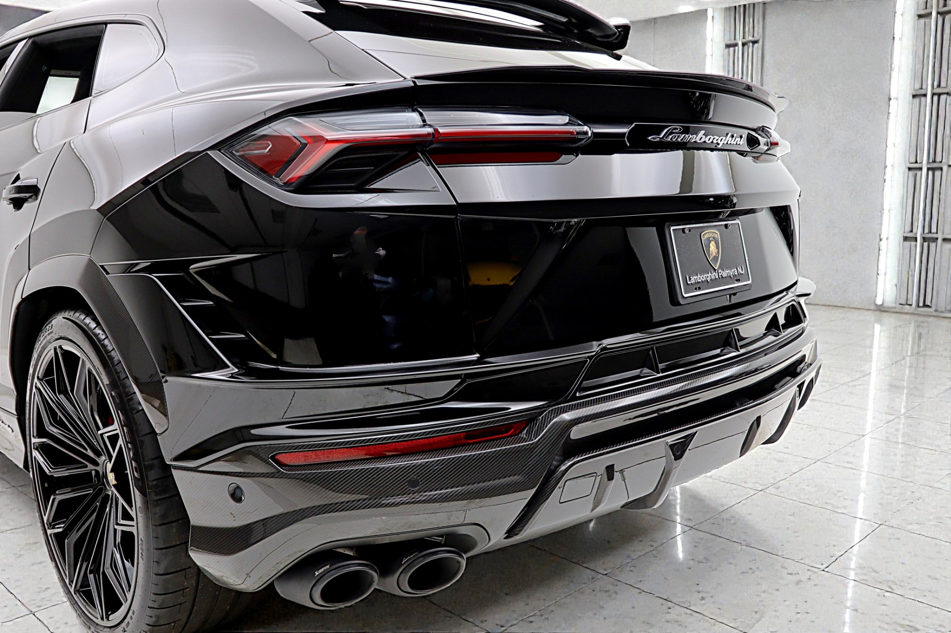 2024 Lamborghini Urus Performante - Photo 12