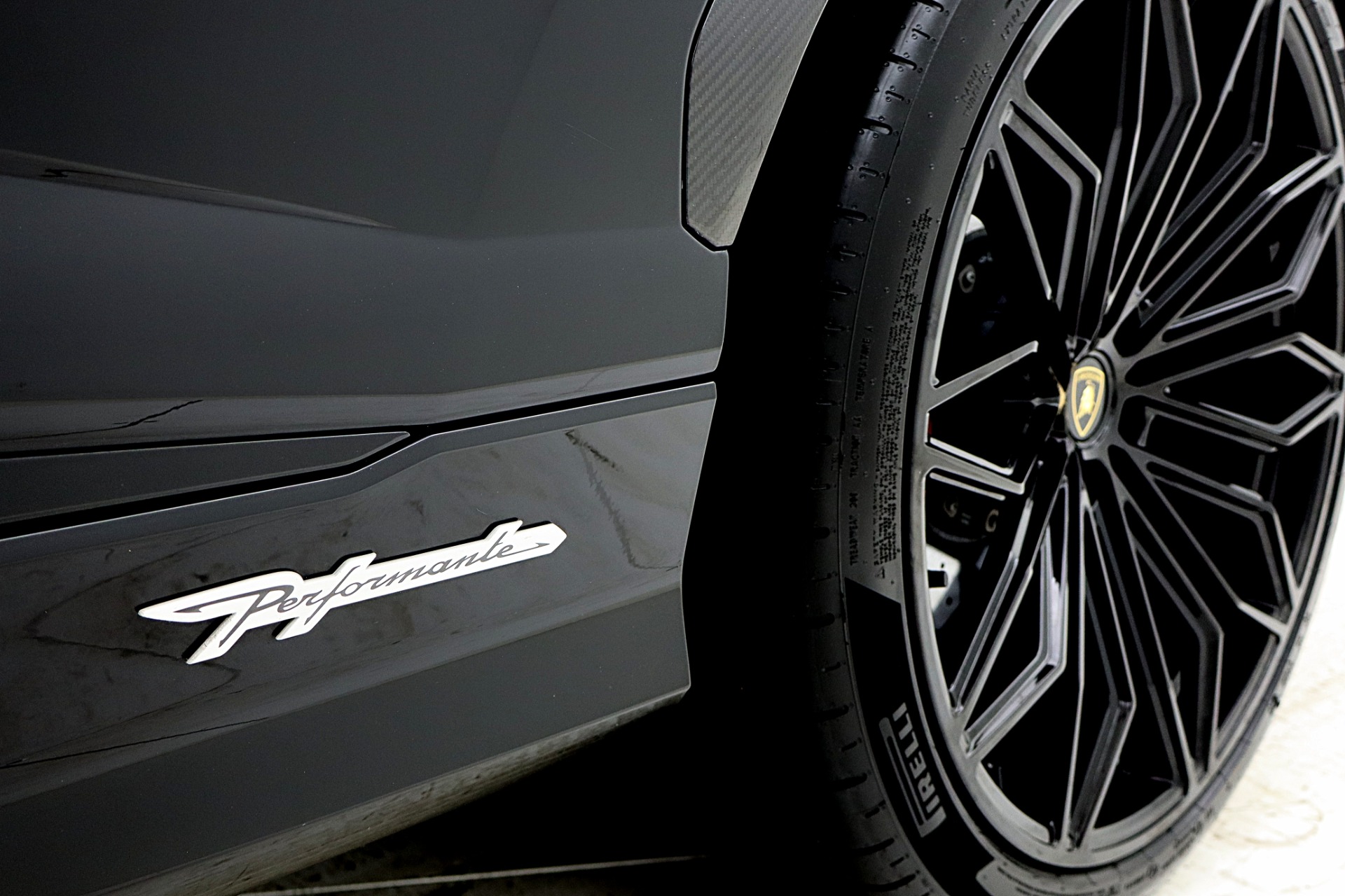 2024 Lamborghini Urus Performante - Photo 17
