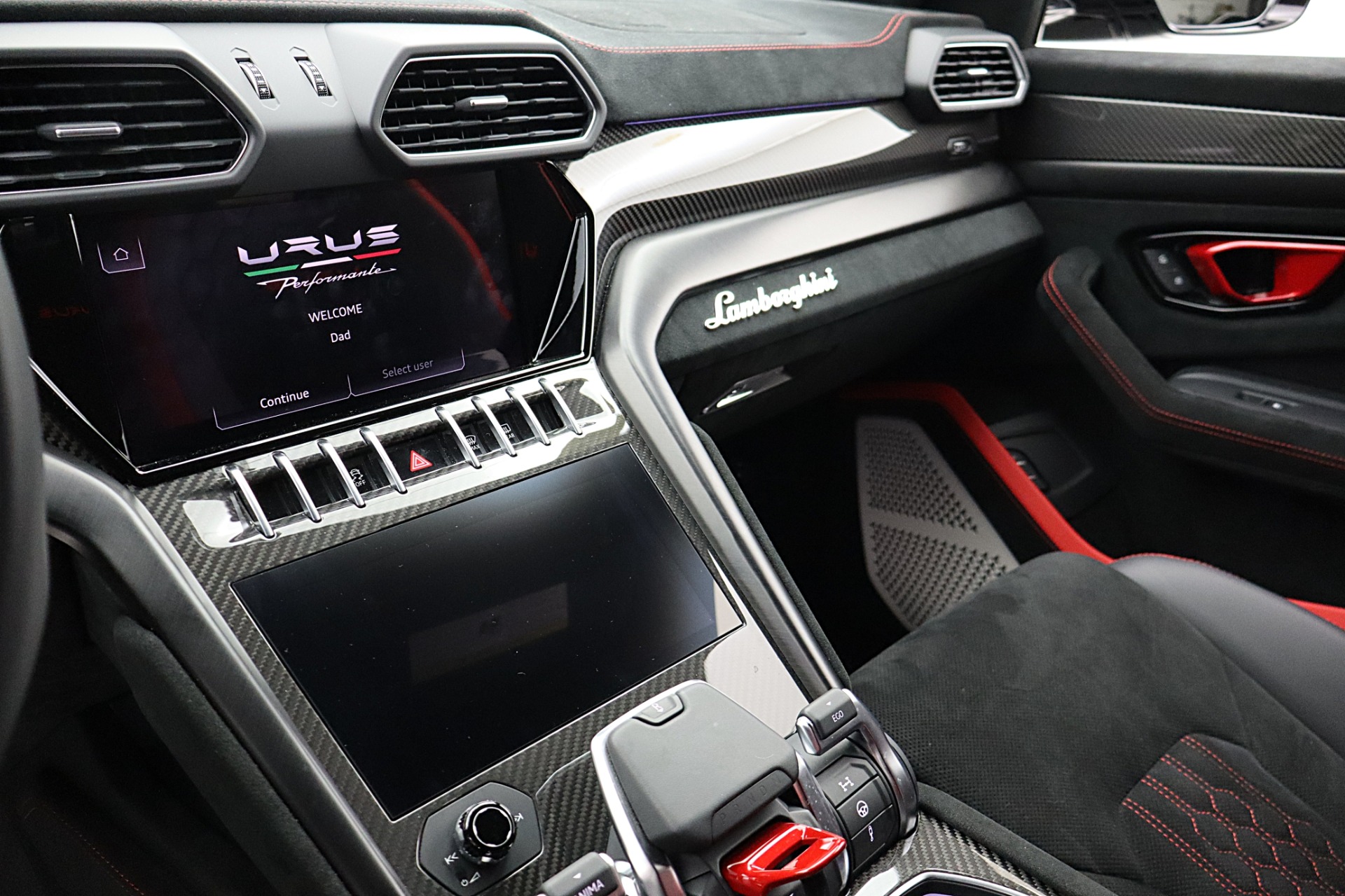 2024 Lamborghini Urus Performante - Photo 52