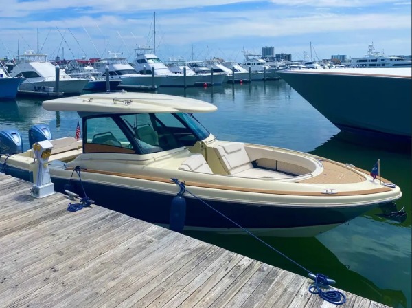 Used 2021 Chris-Craft Calypso 35 for sale $429,000 at F.C. Kerbeck Lamborghini Palmyra N.J. in Palmyra NJ 08065 3