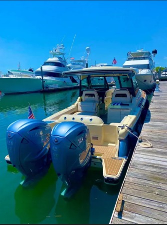 Used 2021 Chris-Craft Calypso 35 for sale $429,000 at F.C. Kerbeck Lamborghini Palmyra N.J. in Palmyra NJ 08065 4