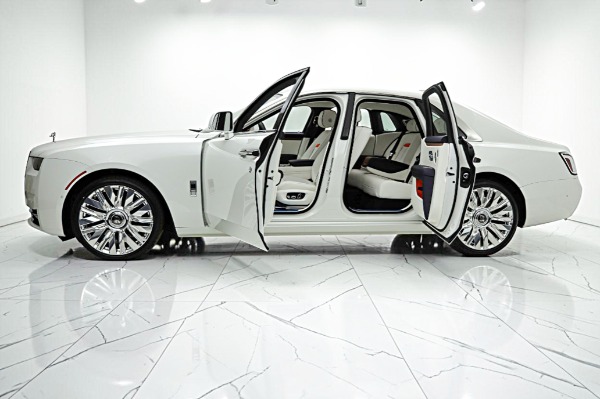 New 2027 Rolls-Royce Ghost for sale $423,050 at F.C. Kerbeck Lamborghini Palmyra N.J. in Palmyra NJ 08065 4