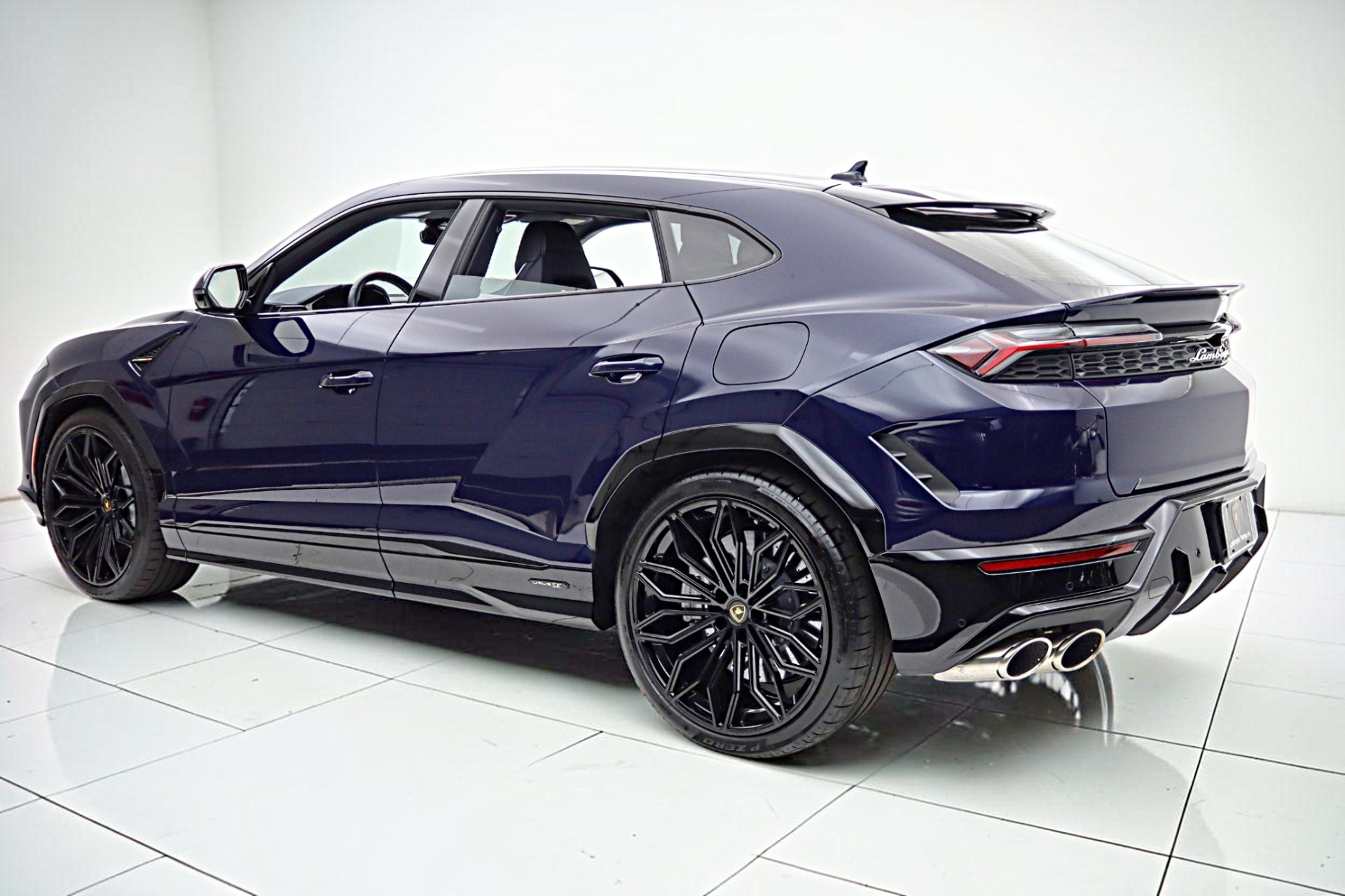 2025 Lamborghini Urus SE - Photo 13