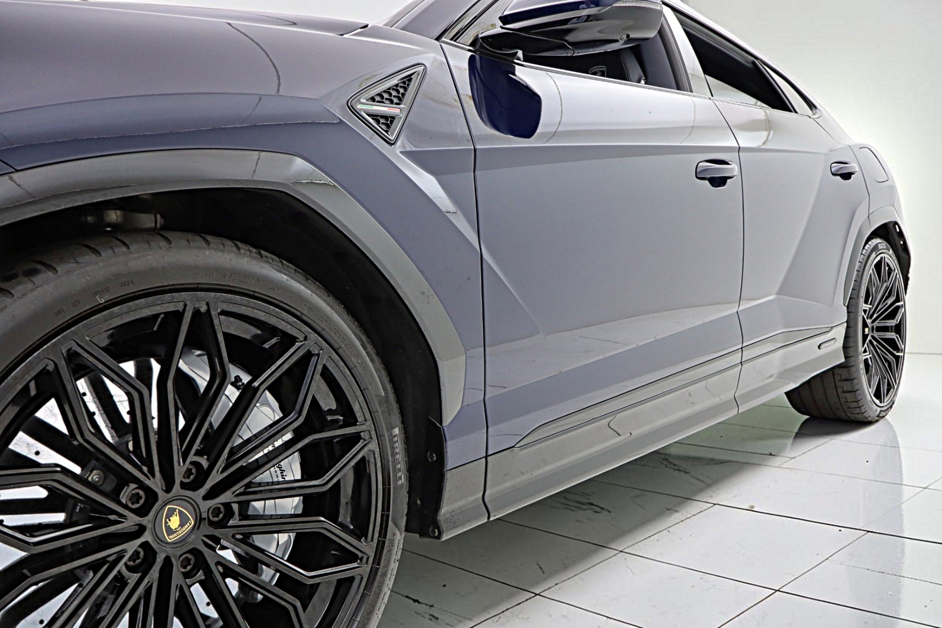 2025 Lamborghini Urus SE - Photo 14