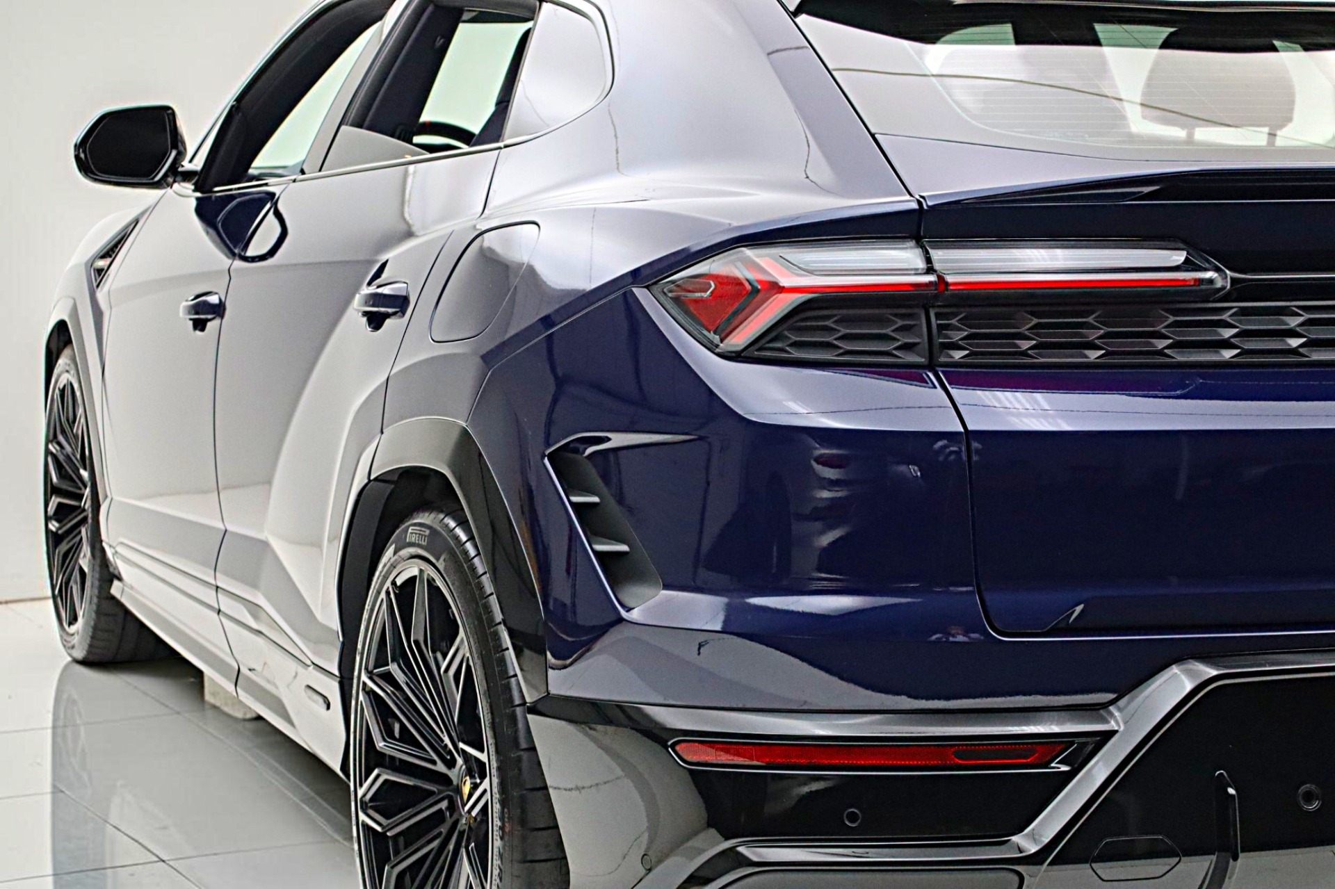 2025 Lamborghini Urus SE - Photo 15