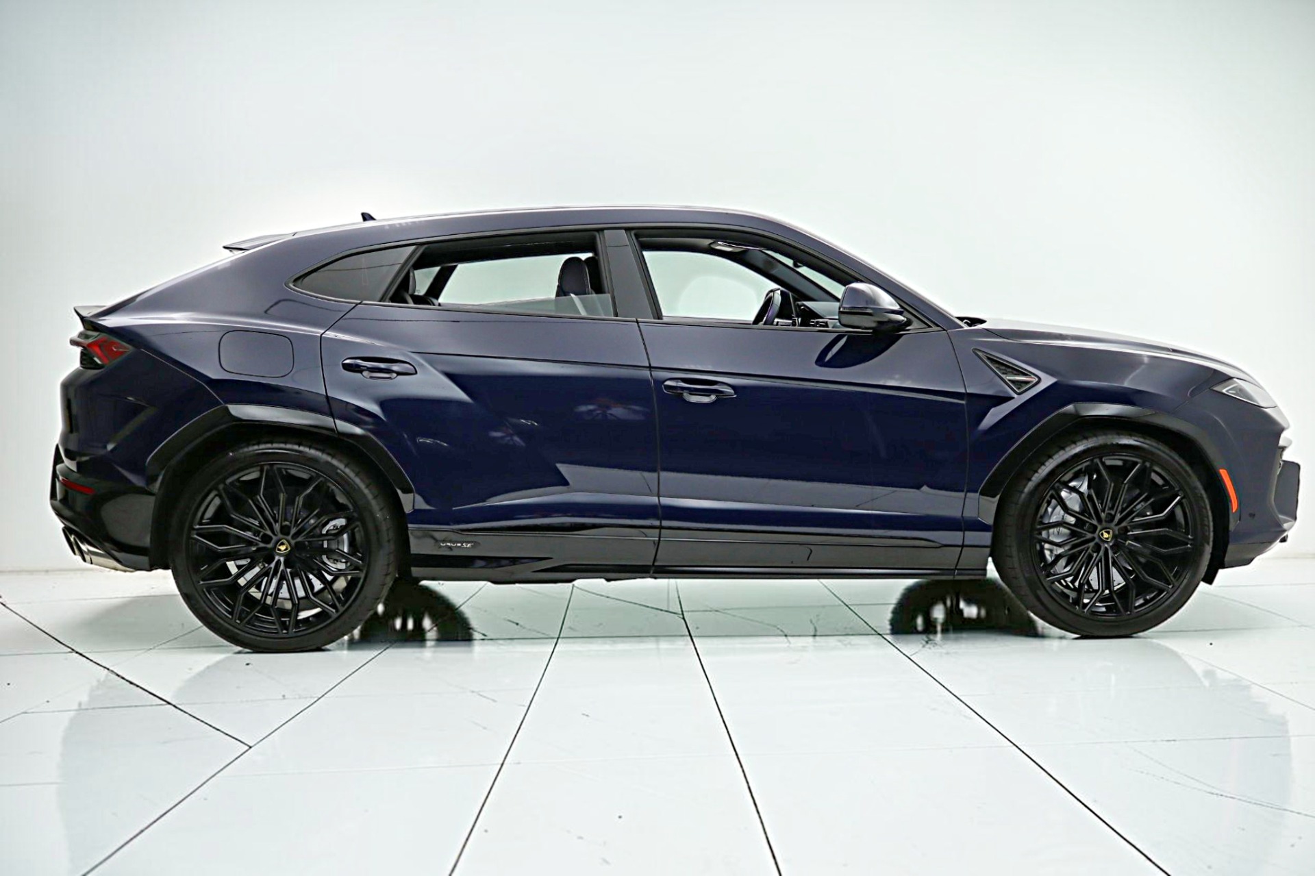 2025 Lamborghini Urus SE - Photo 23