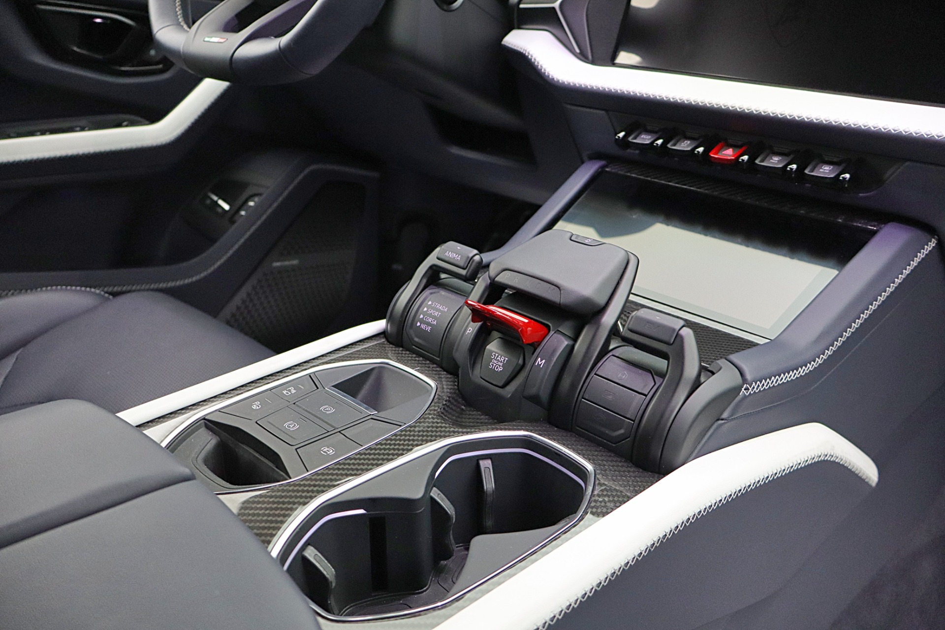 2025 Lamborghini Urus SE - Photo 31
