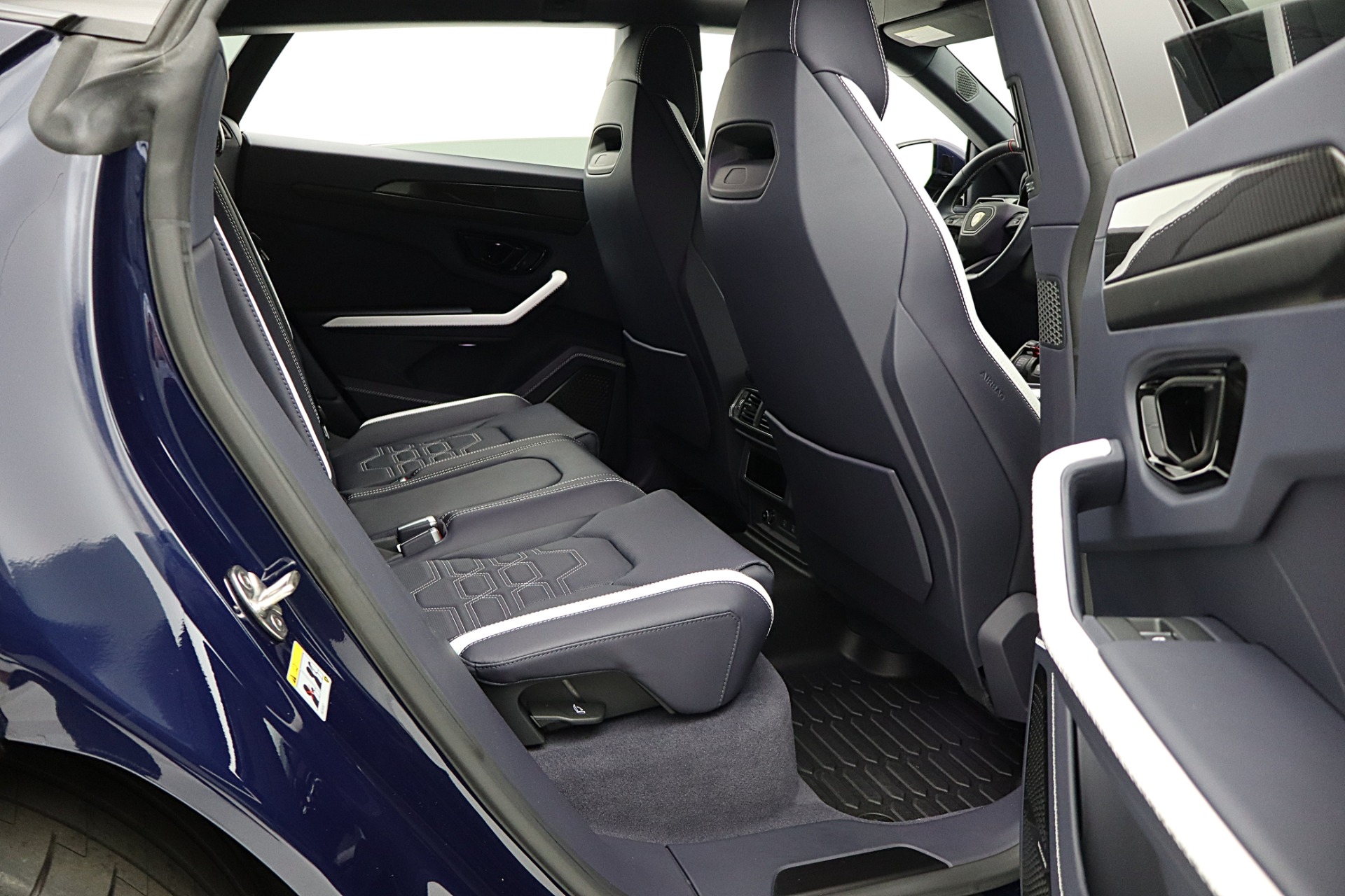 2025 Lamborghini Urus SE - Photo 40