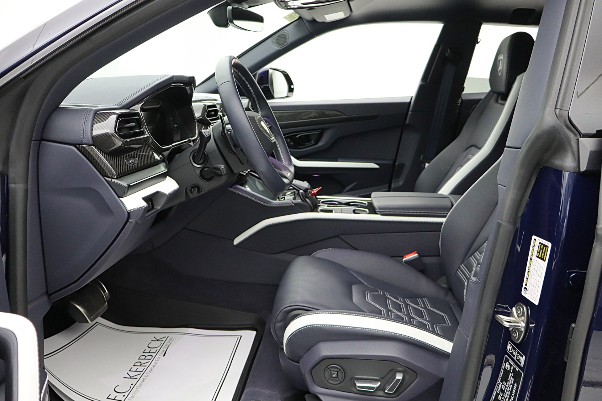 2025 Lamborghini Urus SE - Photo 44