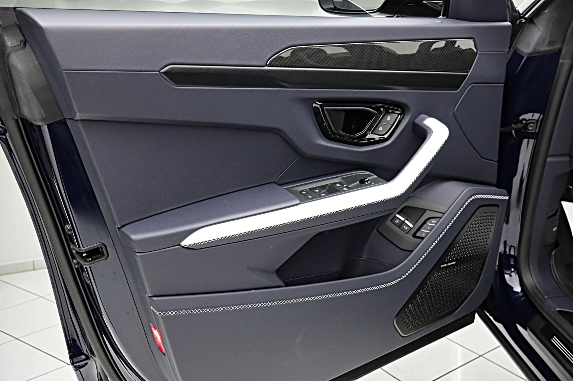 2025 Lamborghini Urus SE - Photo 50