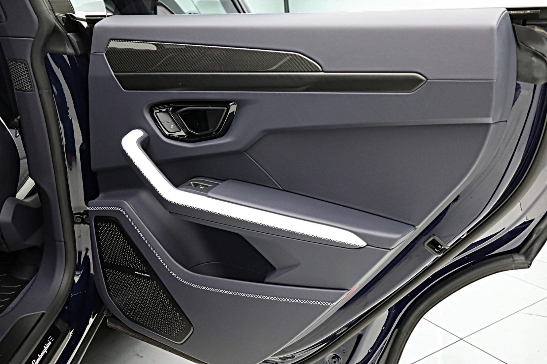 2025 Lamborghini Urus SE - Photo 51