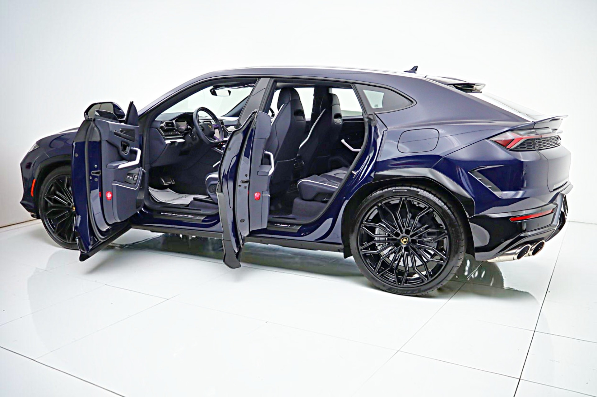 2025 Lamborghini Urus SE - Photo 6