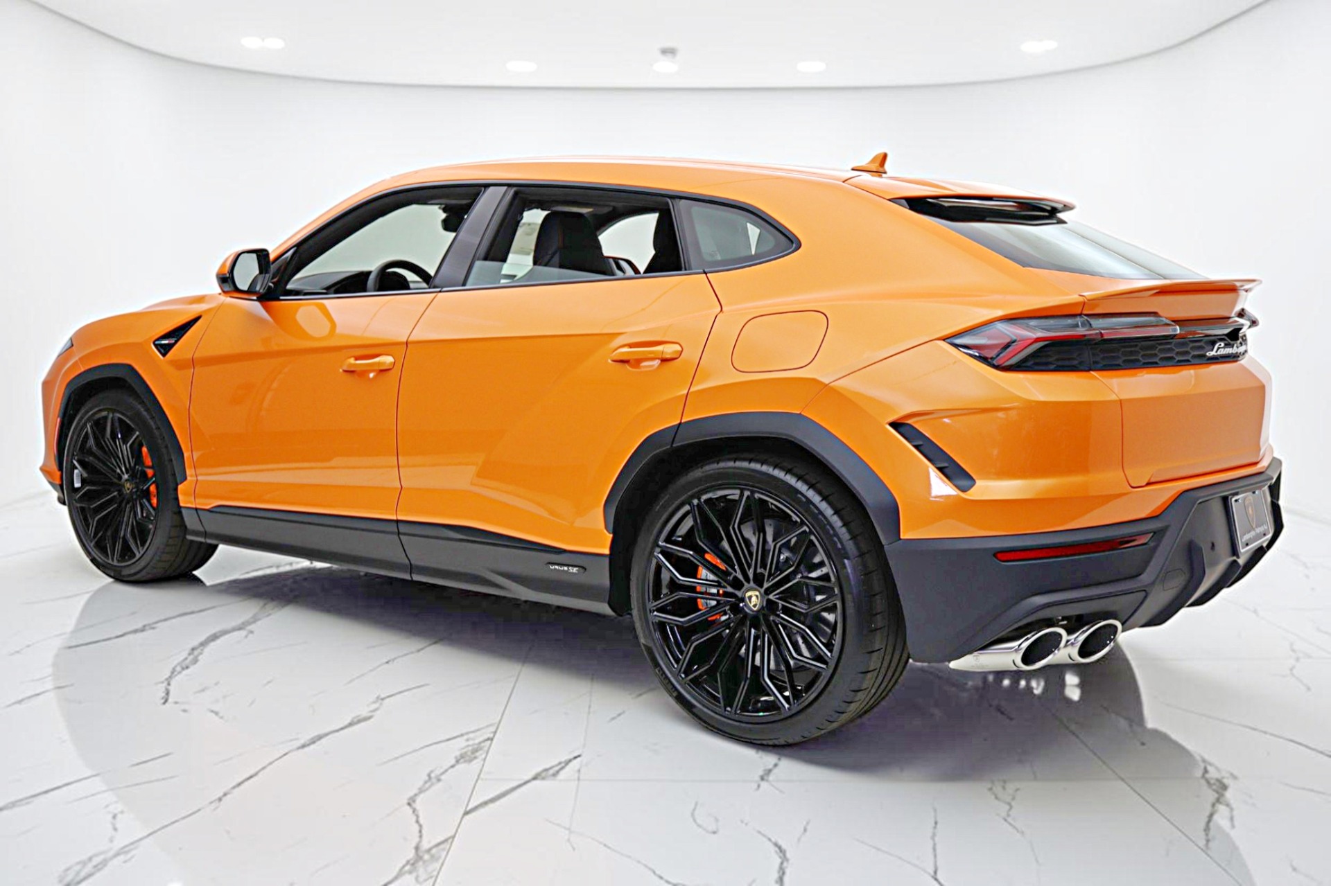 2026 Lamborghini Urus SE - Photo 9