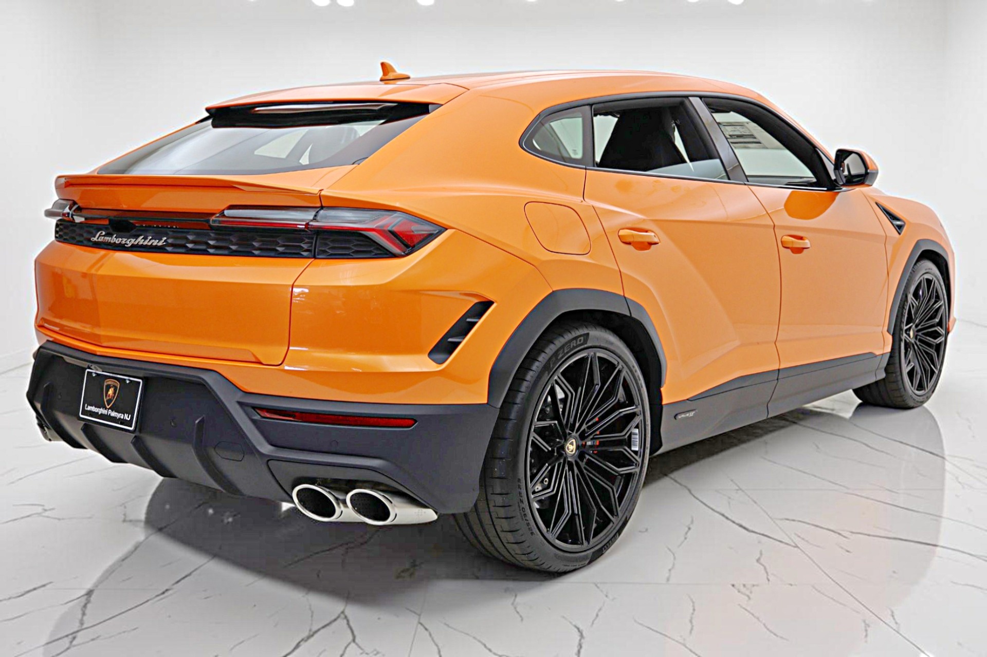 2026 Lamborghini Urus SE - Photo 12