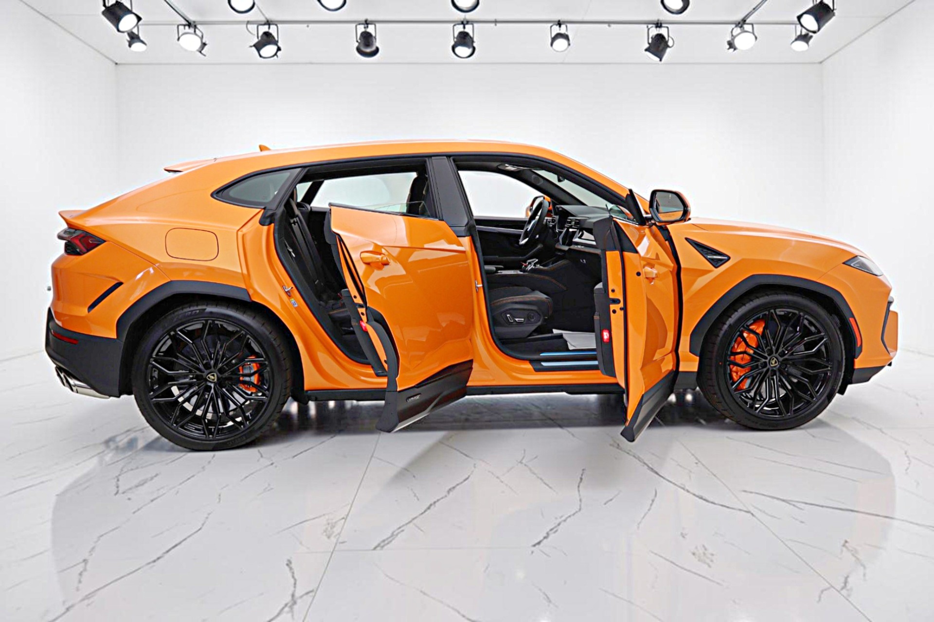 2026 Lamborghini Urus SE - Photo 15