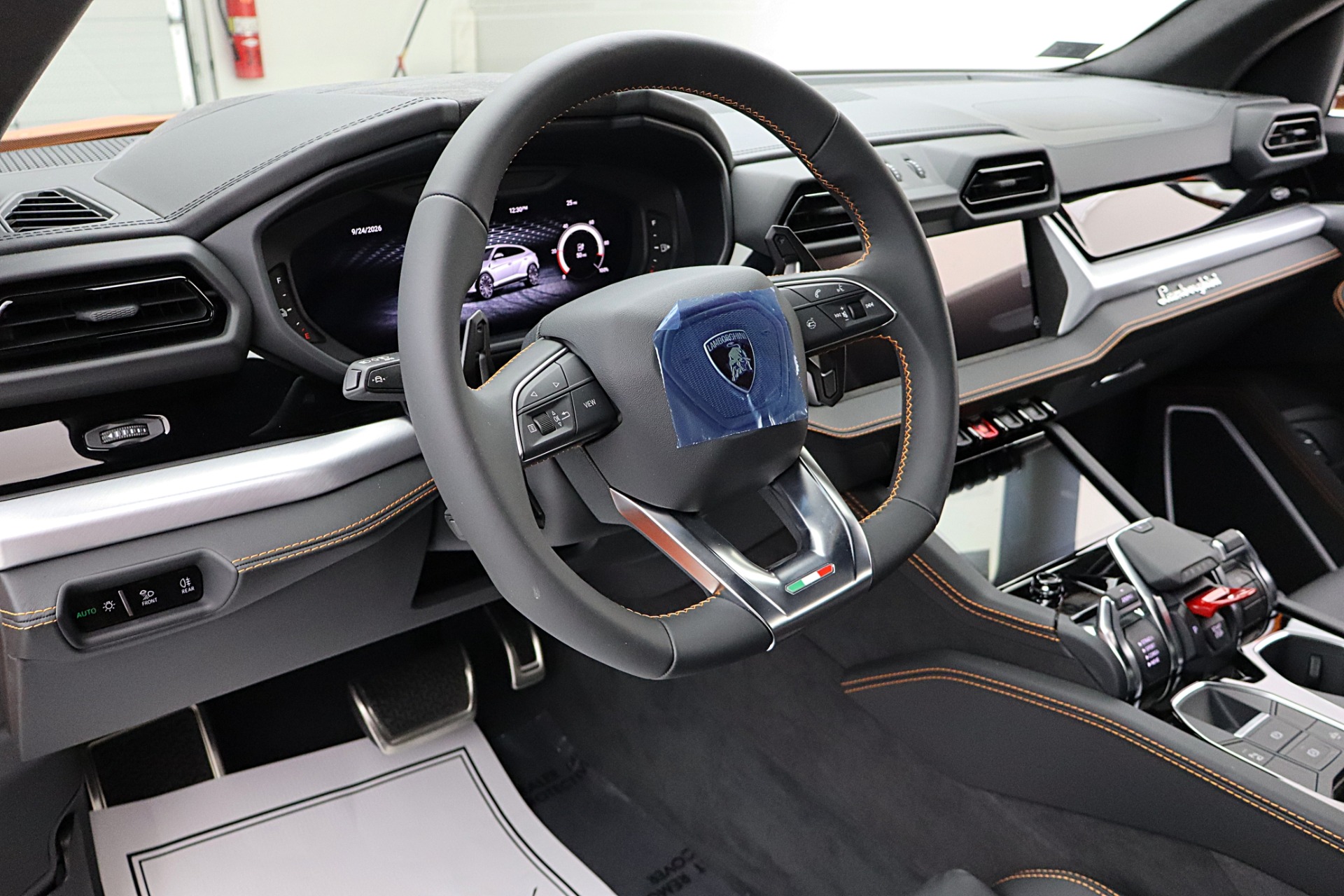2026 Lamborghini Urus SE - Photo 21